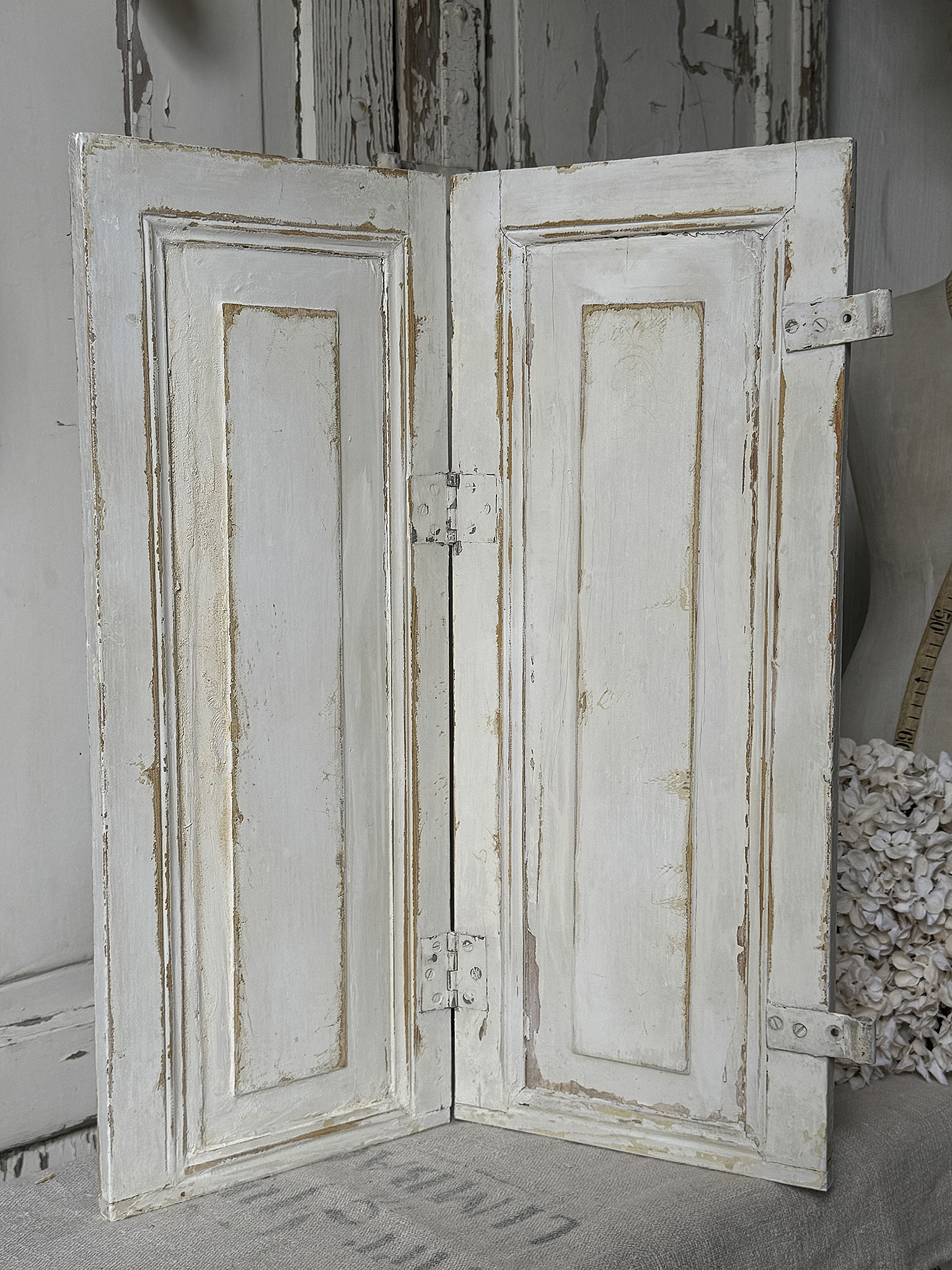 Charme vergangener Zeiten – süßer französischer Klappladen***