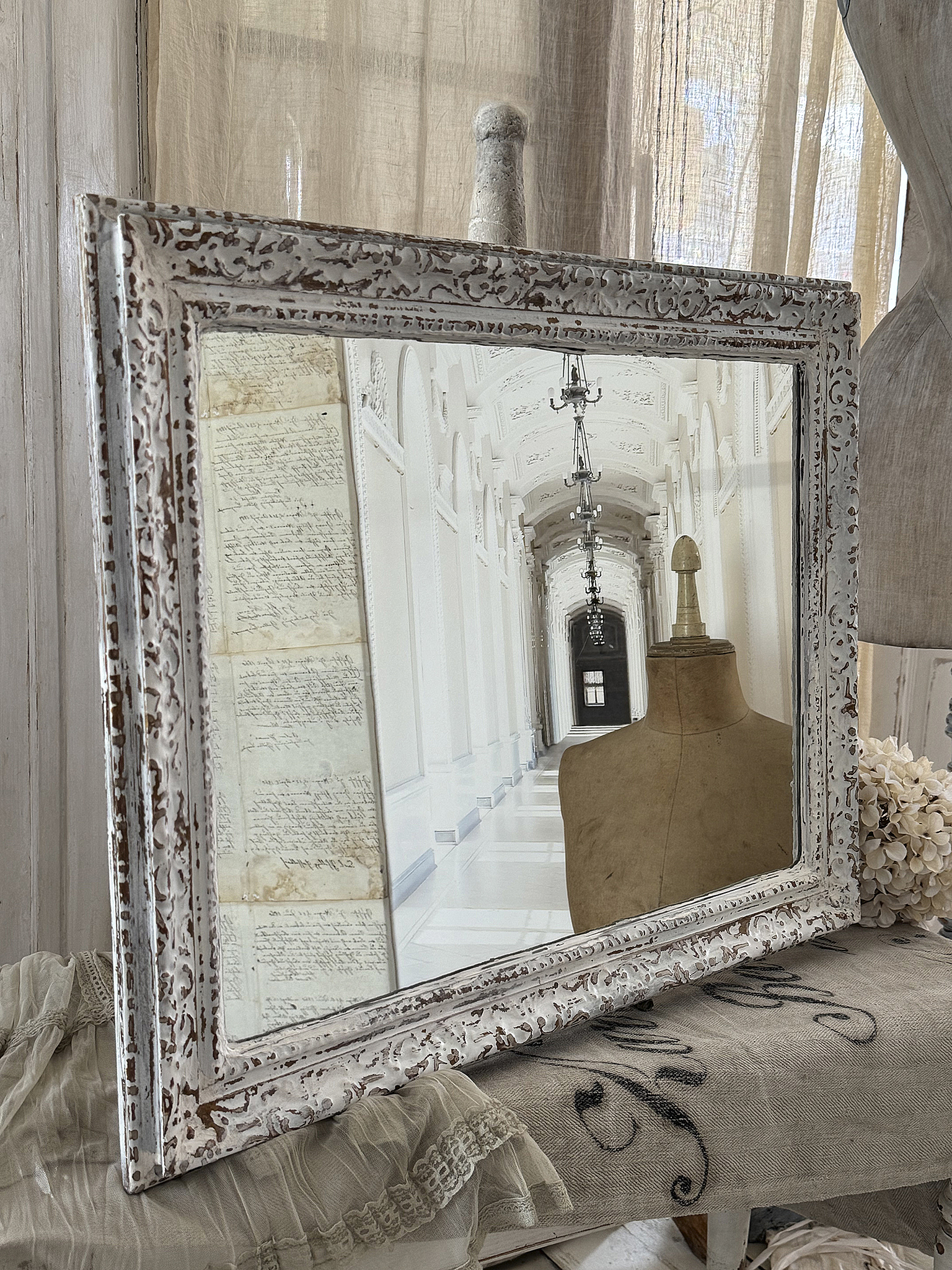 Ein Spiegel mit Geschichte & Charakter***