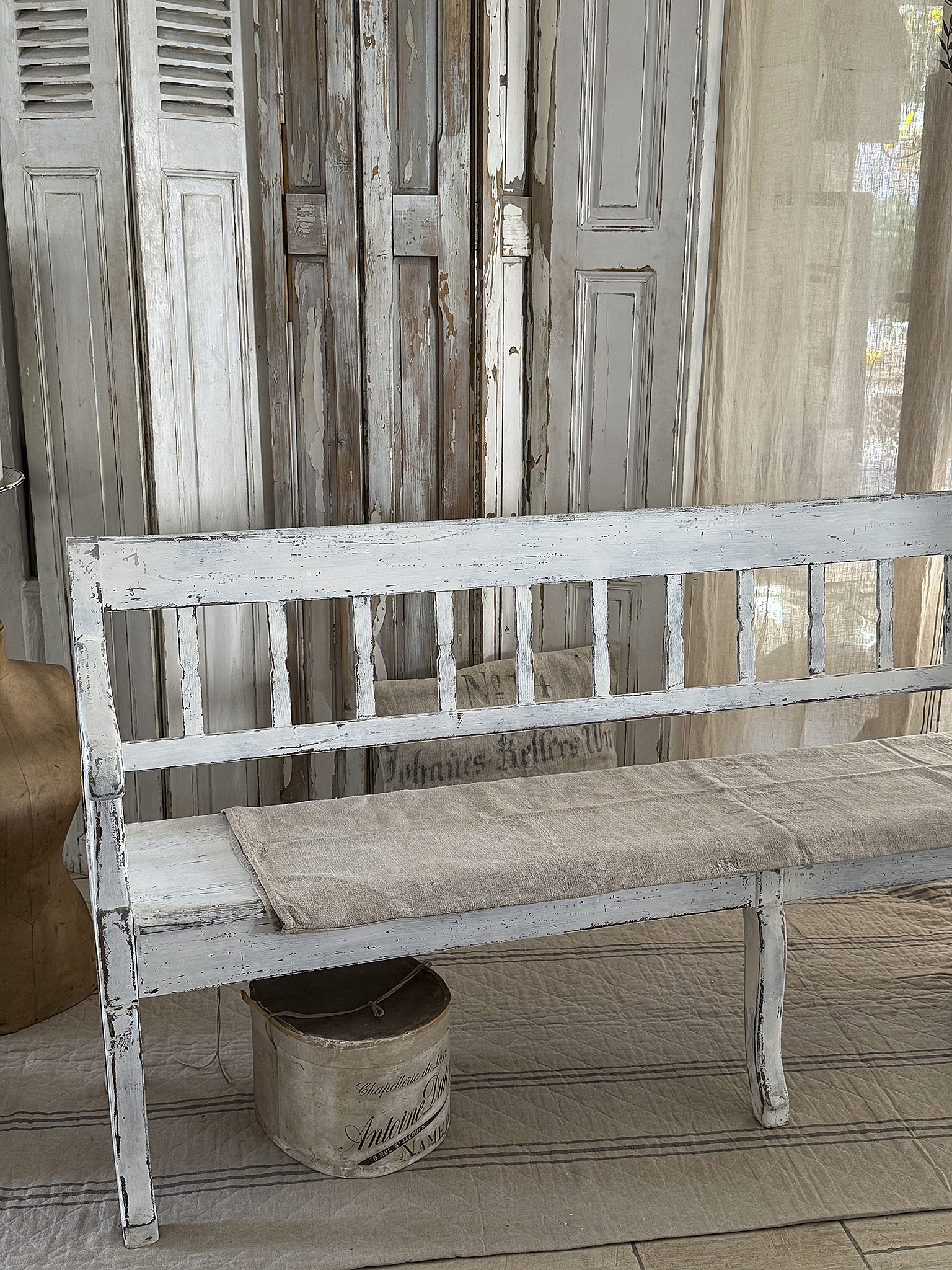 Antike, lange Biedermeierbank mit Armlehnen Liebhaberstück***