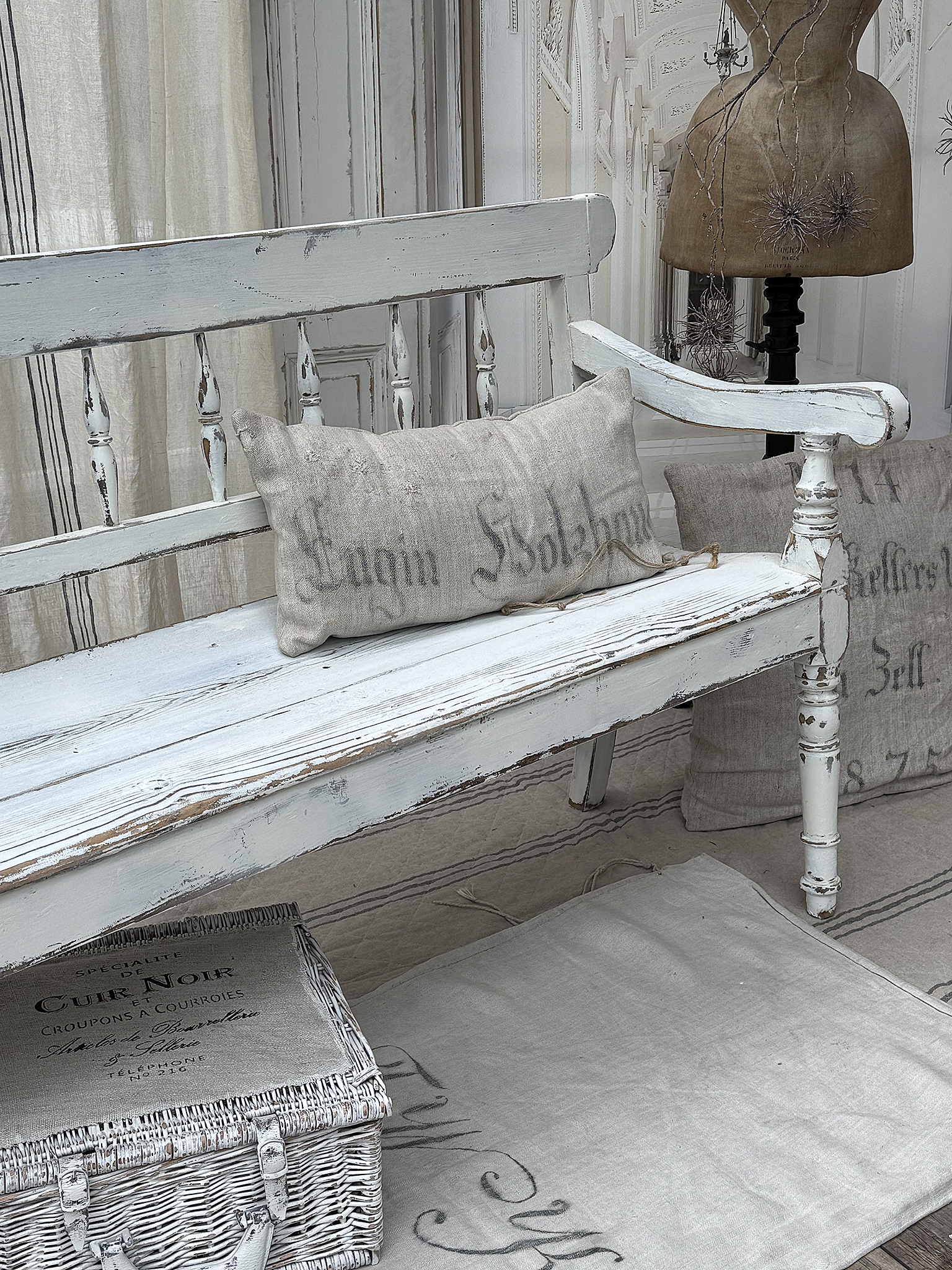 Wunderschöne antike Shabby-Bank -Gründerzeit-Schätzchen