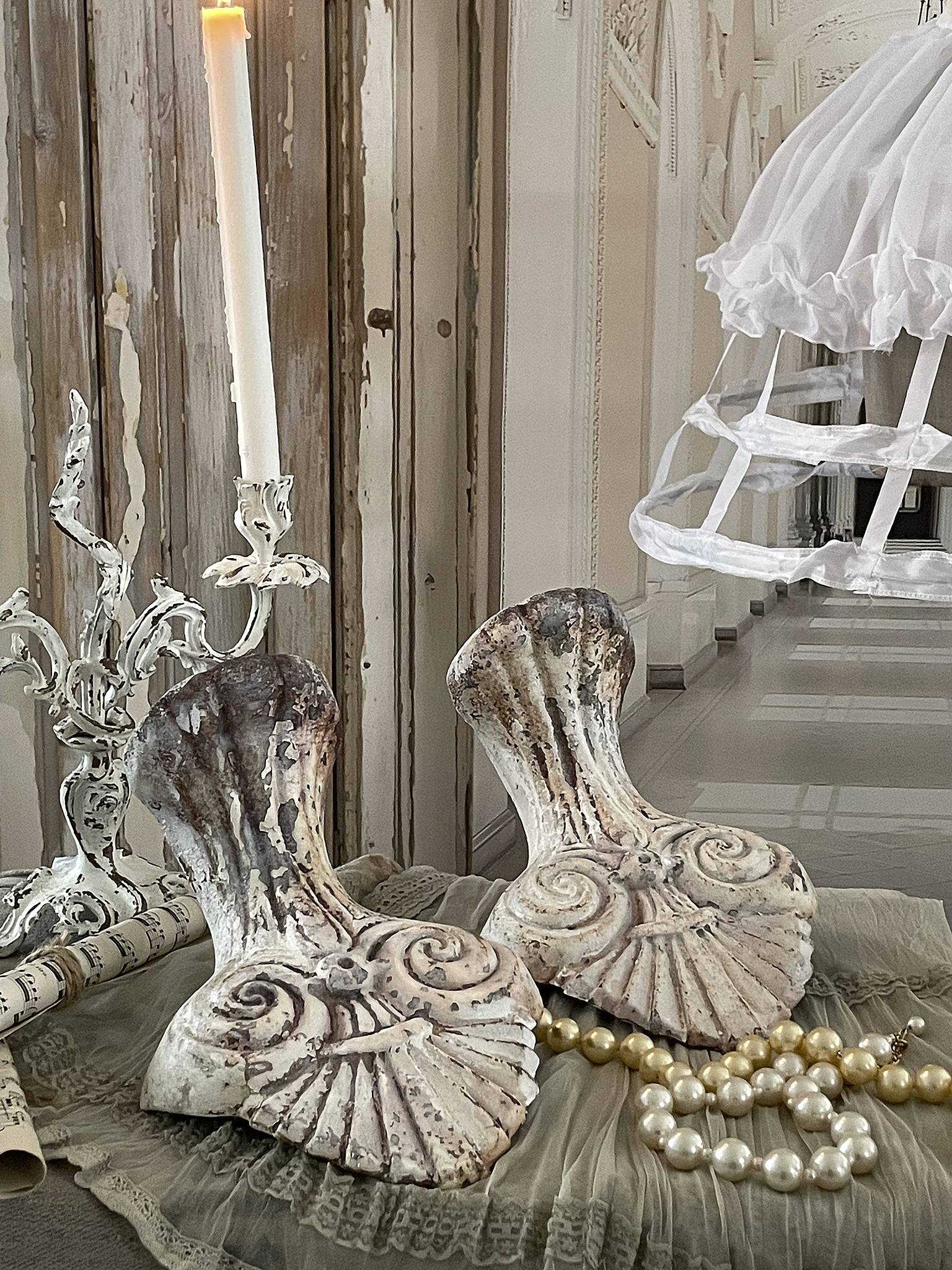 Antike prunkvolle Eisenfüße Deko-Objekt***