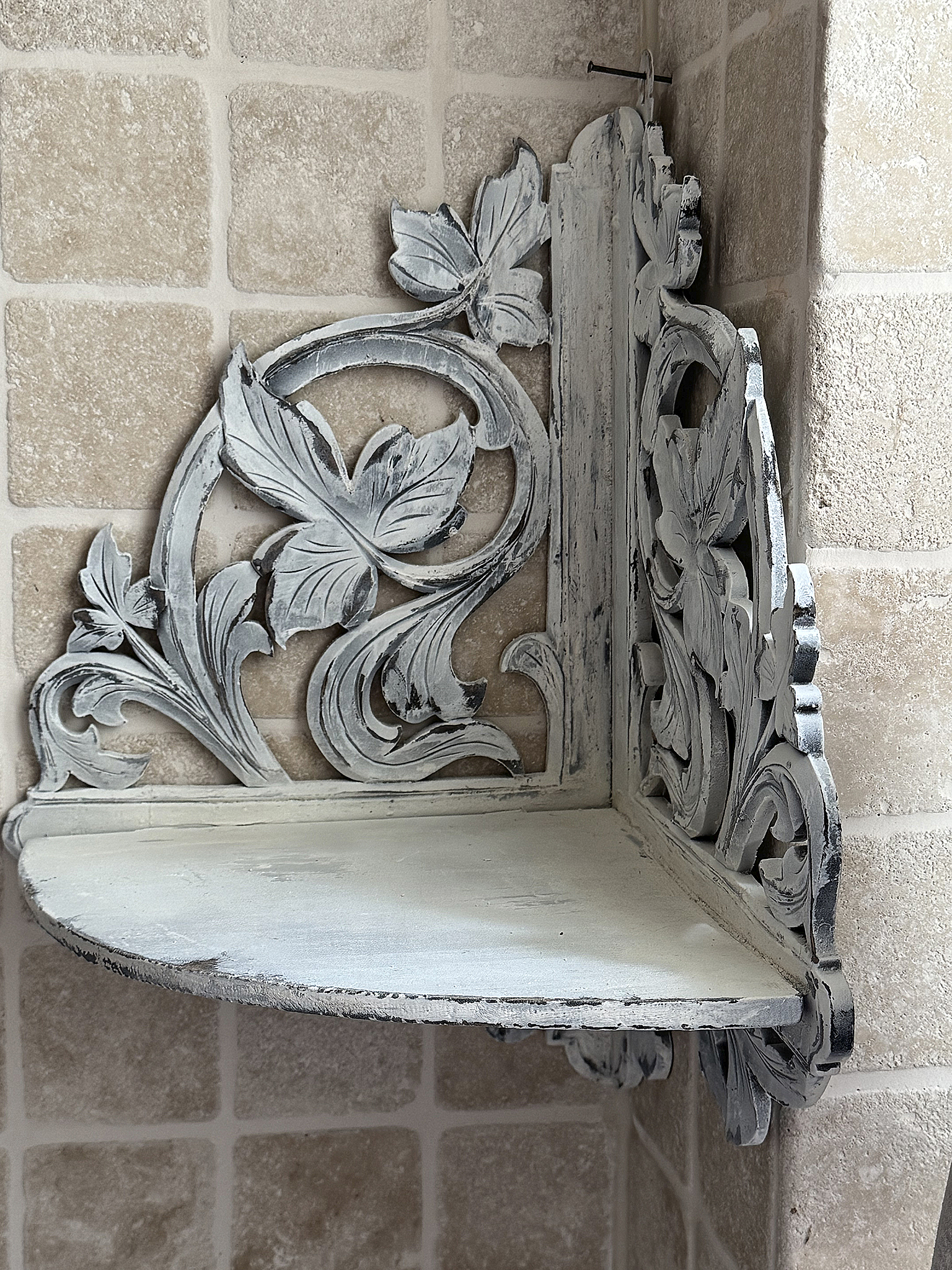 Antikes Eckregal im Jugendstil***