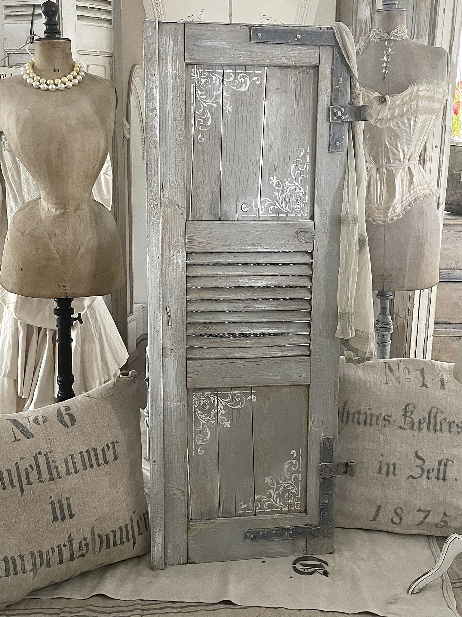 Antiker Fensterladen Shabby-pur