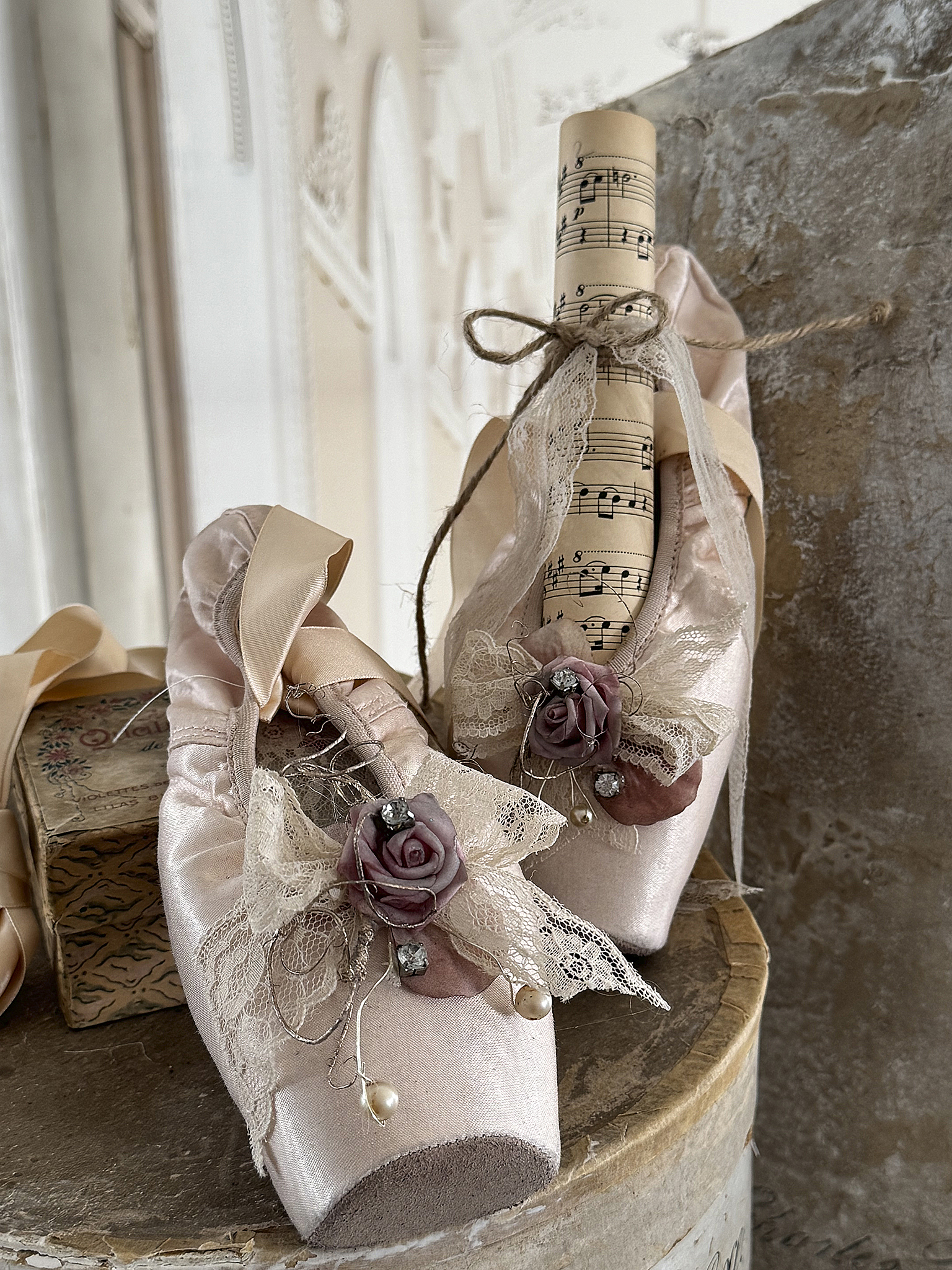 Ballettschuhe mit Notenblatt Brocante***