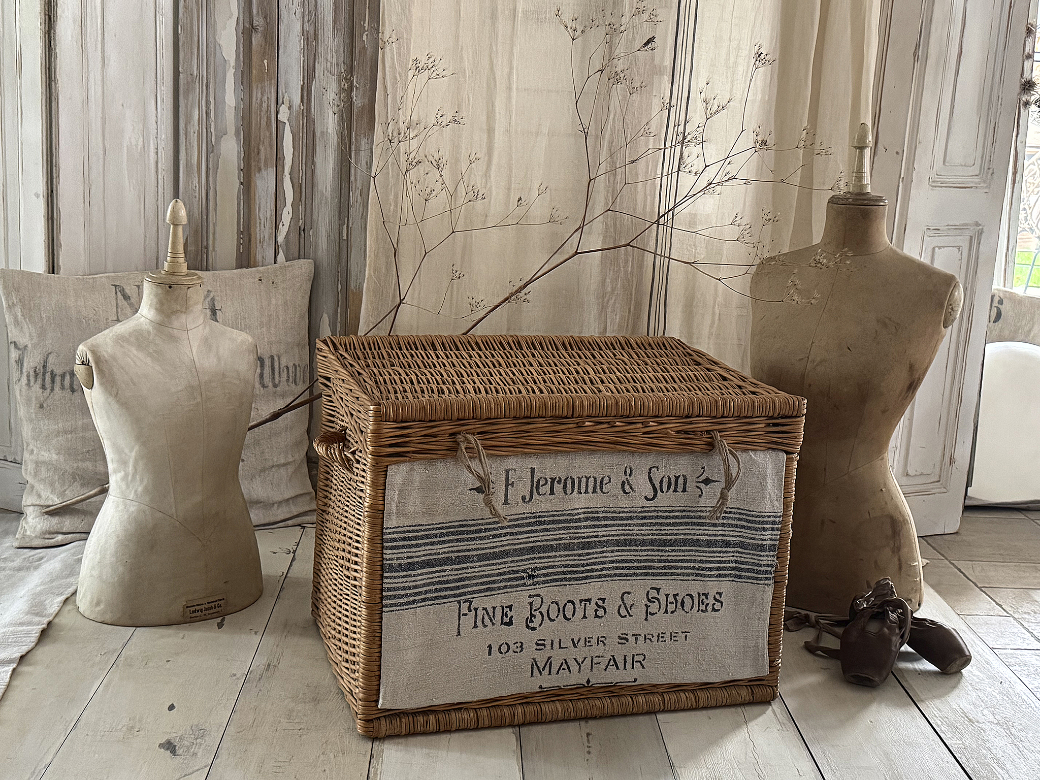 Großer Vintage-Weidenkorb mit Klappdeckel ein charaktervolles Einzelstück für eure Wohnwelt***