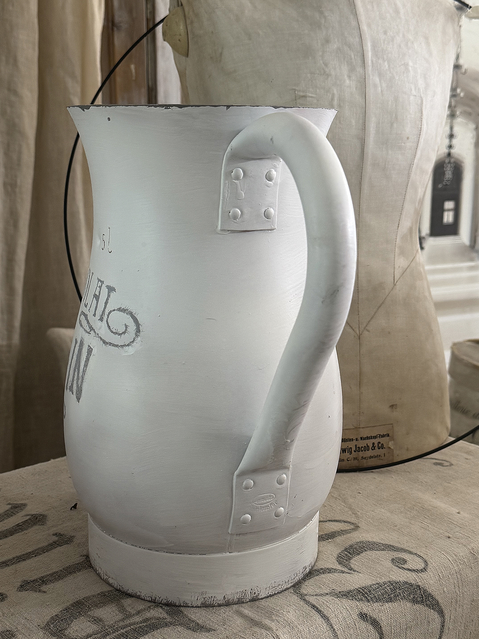 Alte 5-Liter-Metallkanne im französischen Shabby***