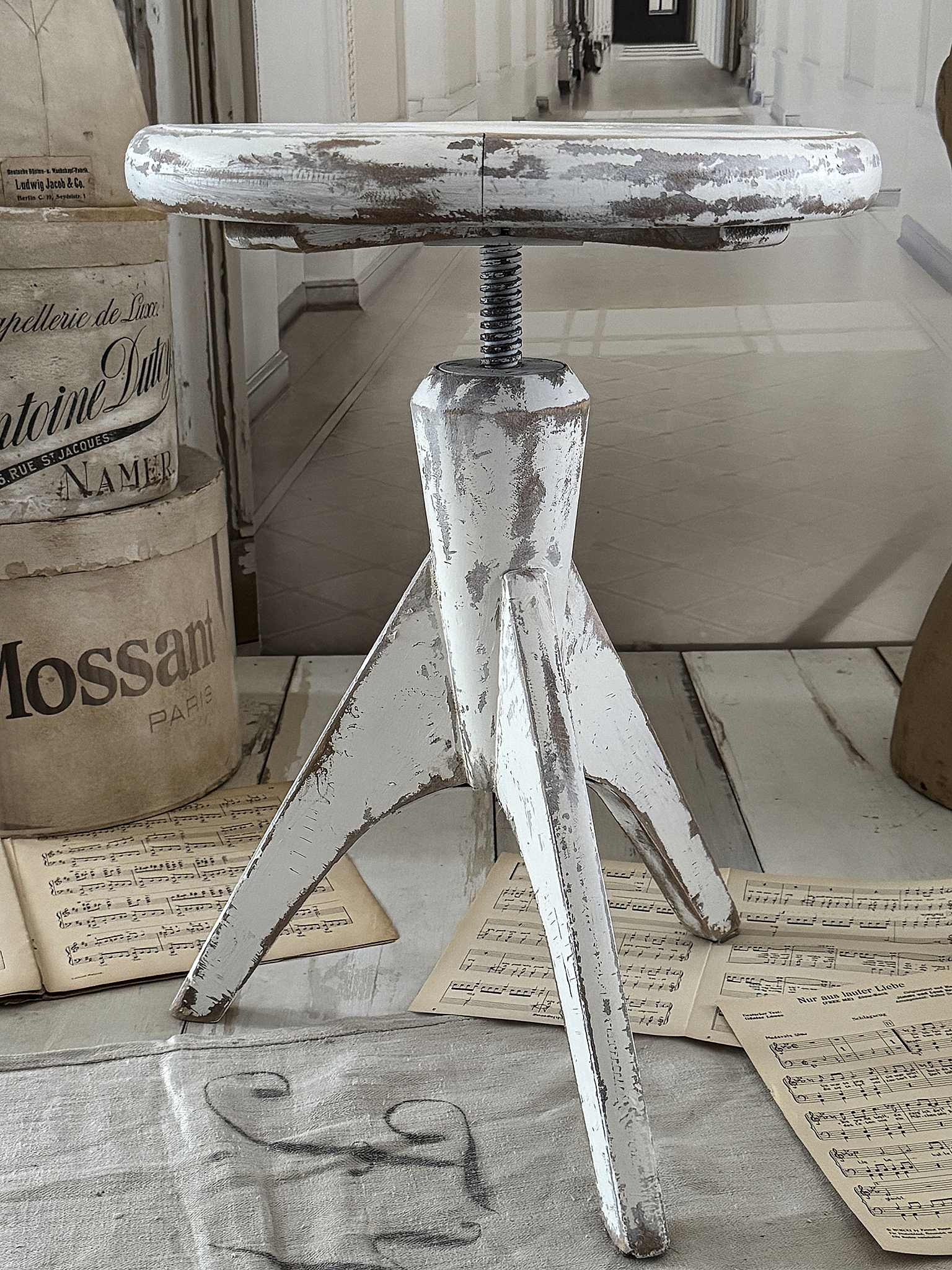 Alter, wertiger Klavierhocker im Shabby-Stil***