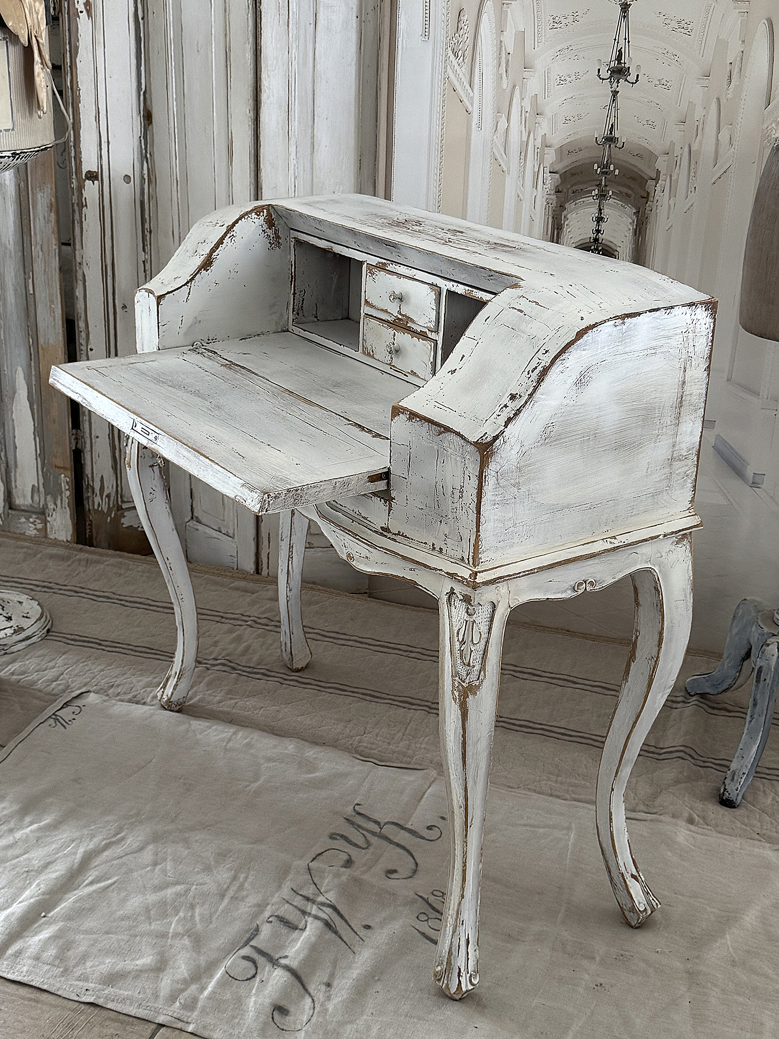 Antiker Damensekretär im Shabby Chic Stil – Original & mit Charakter***