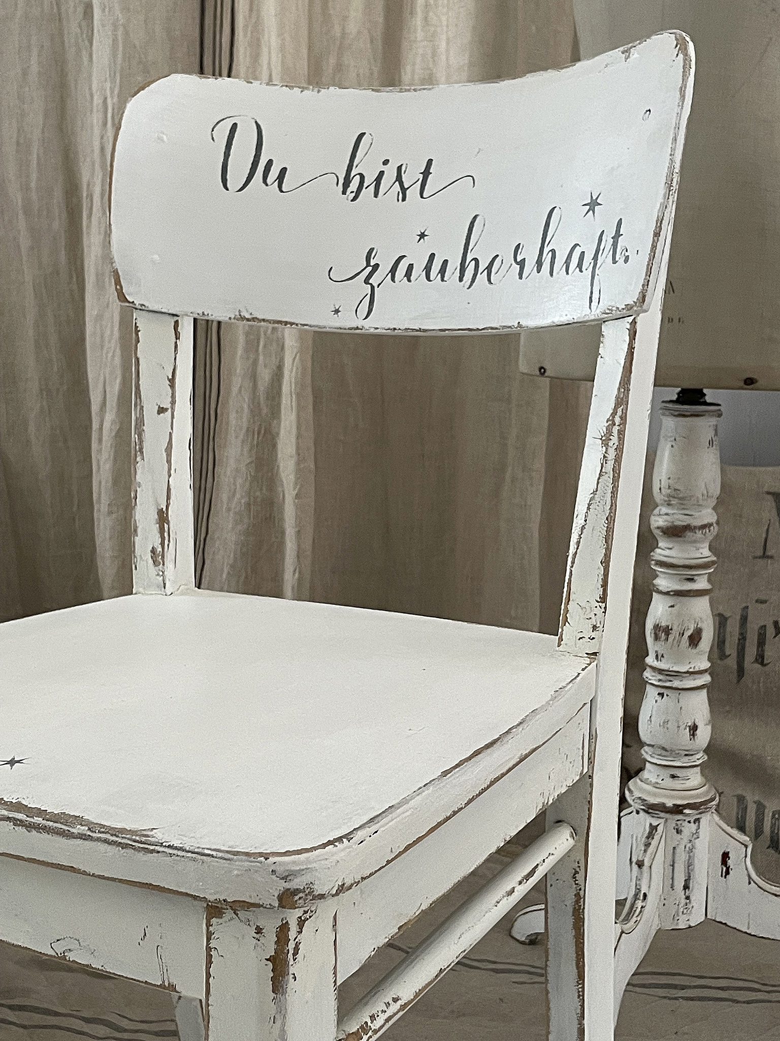 Alter weißer Holzstuhl Zauberhaft*** Alter weißer Holzstuhl Zauberhaft***