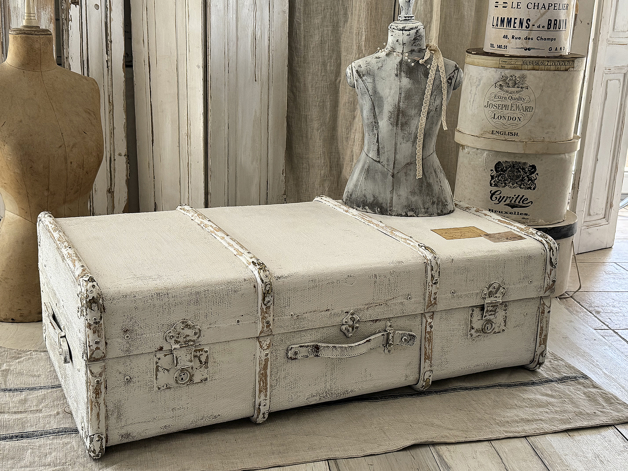 Wunderschöner nostalgischer Überseekoffer mit Holzstreben – Shabby Chic***