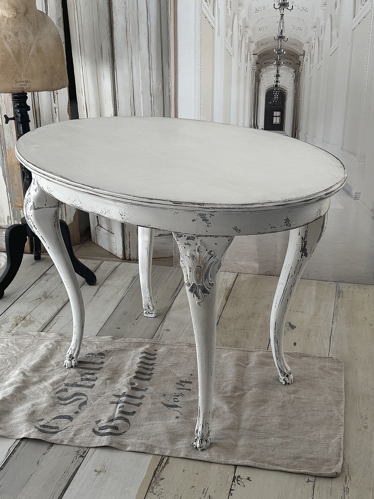 Antiker Louis-Philippe-Tisch im authentischen Shabby-Look***