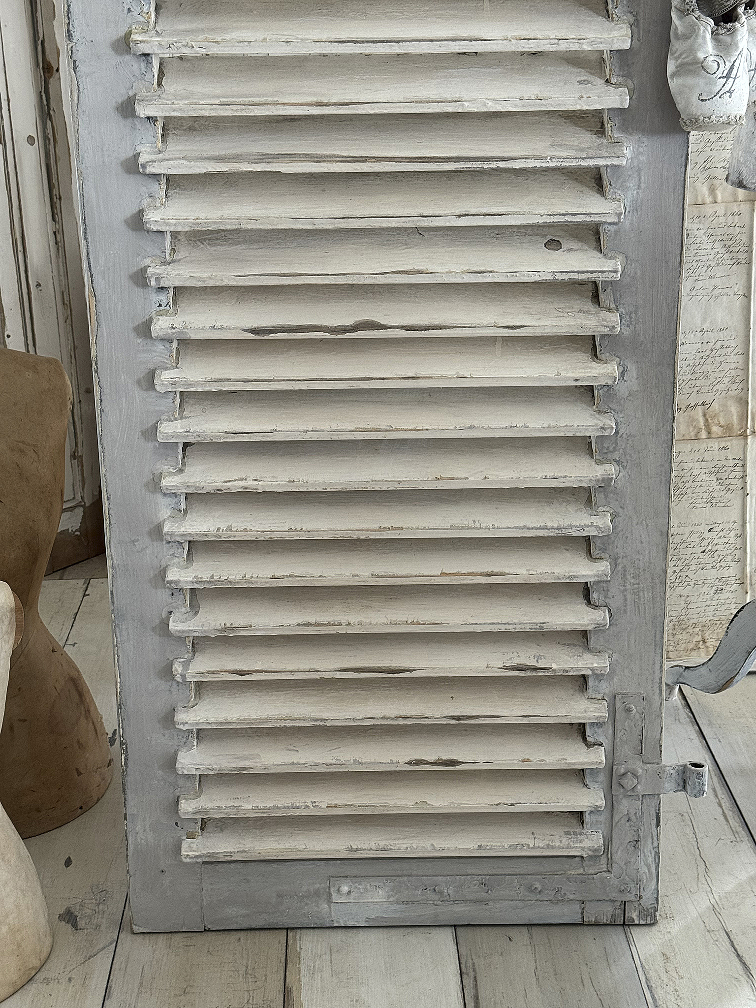 Wunderschöner antiker Lamellenladen im authentischen Vintage-Charme***