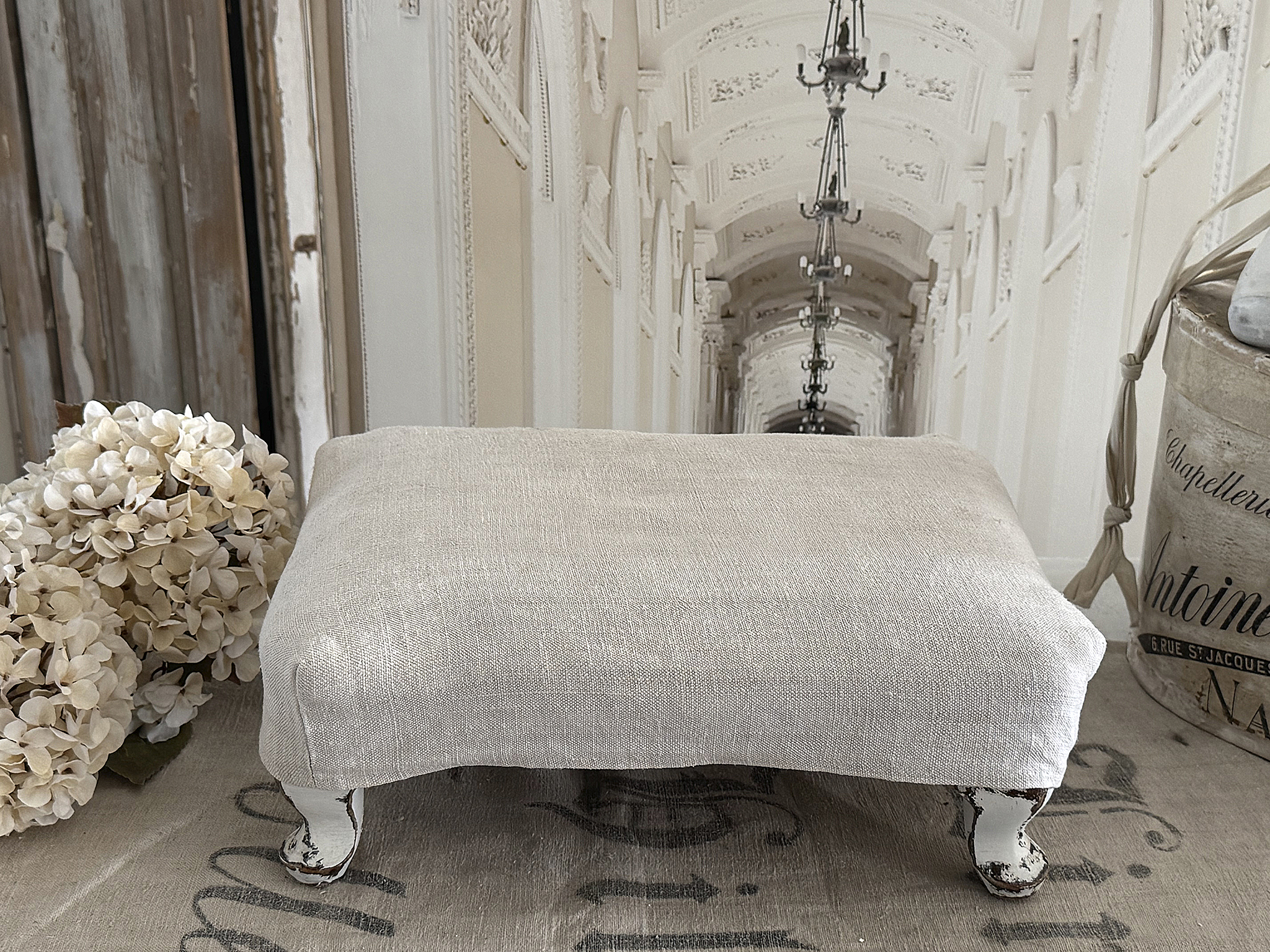  Verwandlungskünstler im Shabby-Look – Alter Gobelin-Fußhocker***