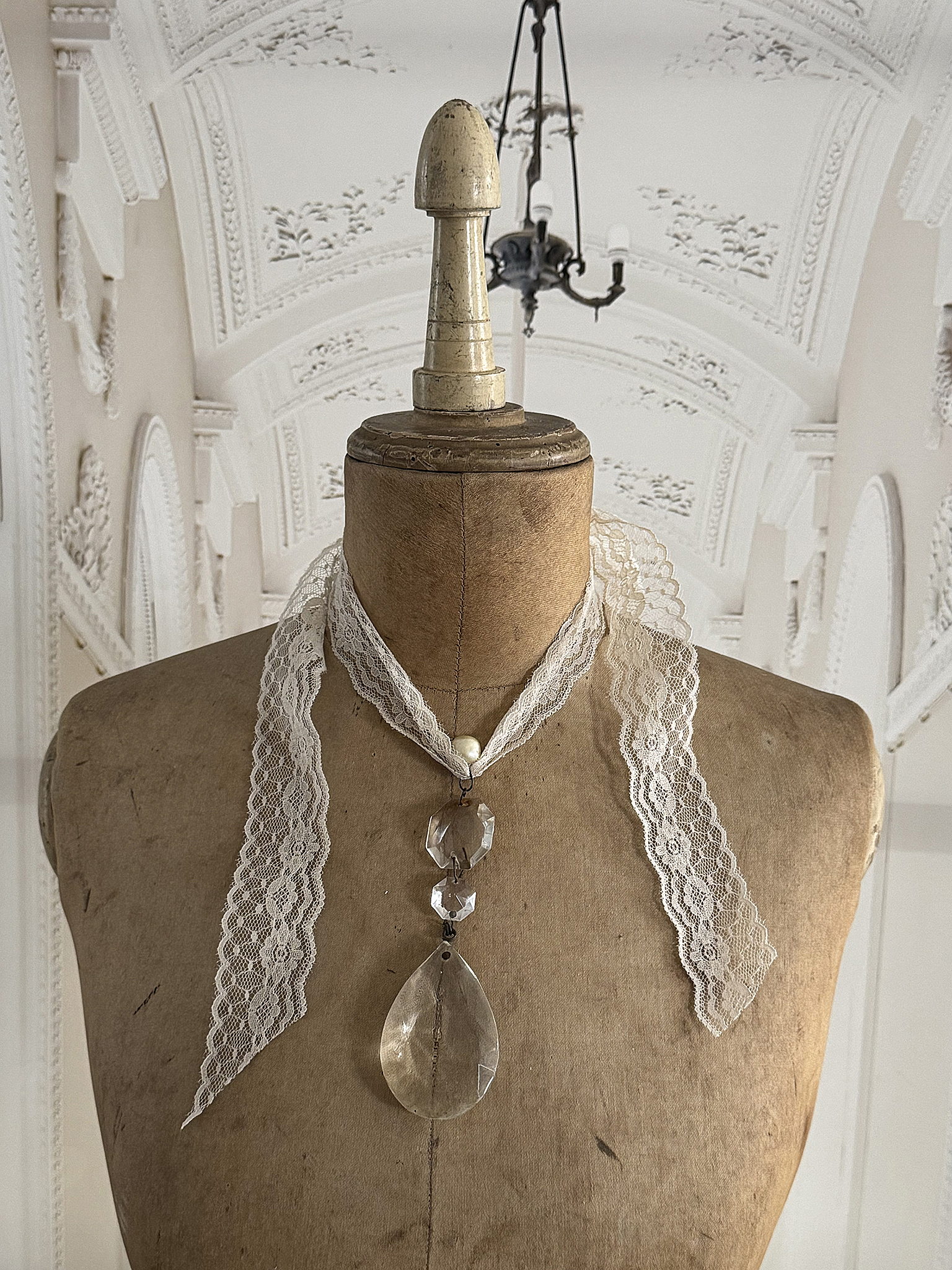 Collier für eine Schneiderpuppe Brocante***