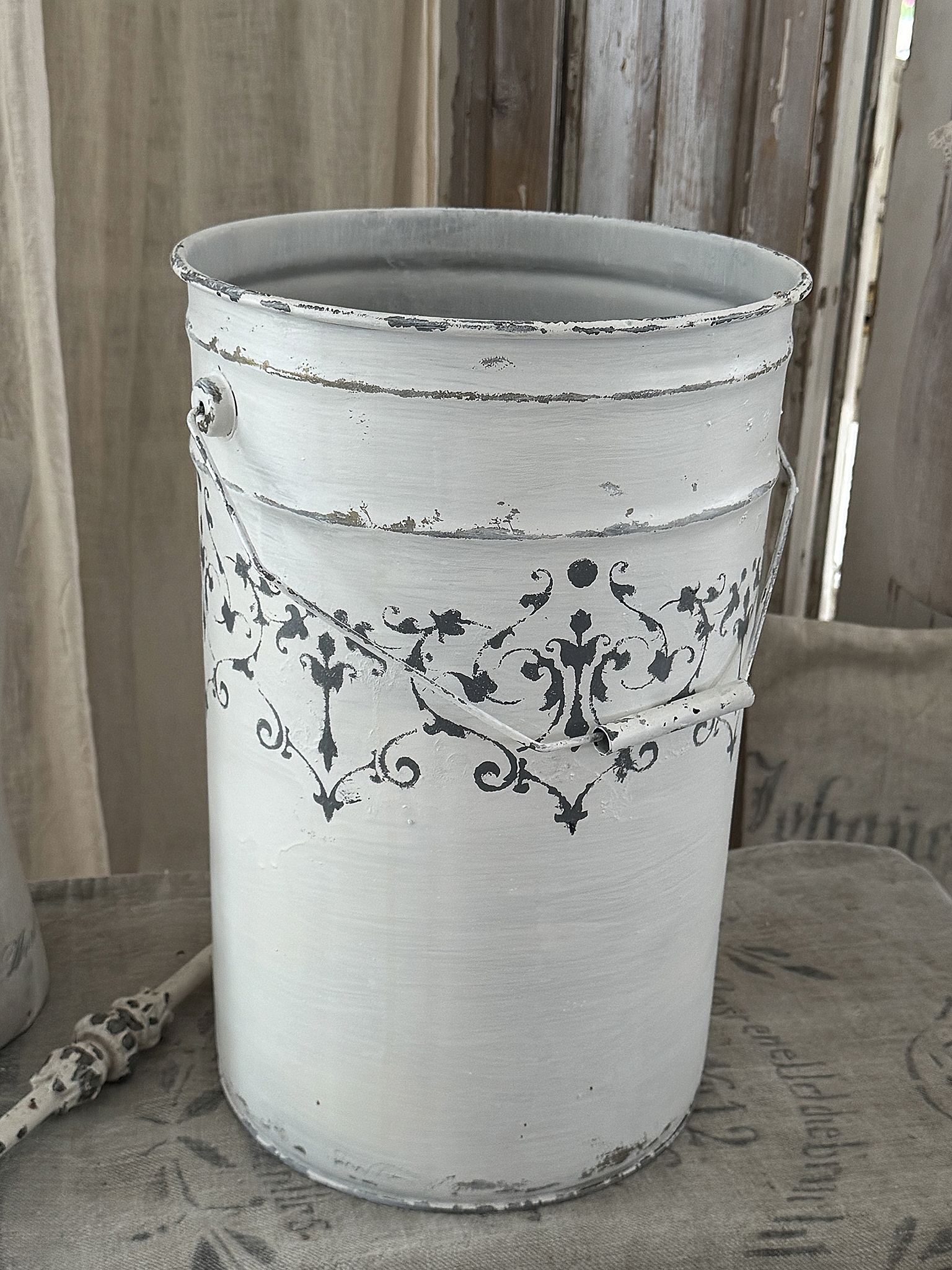 Reserviert! Eimer aus Aluminium Ornament***