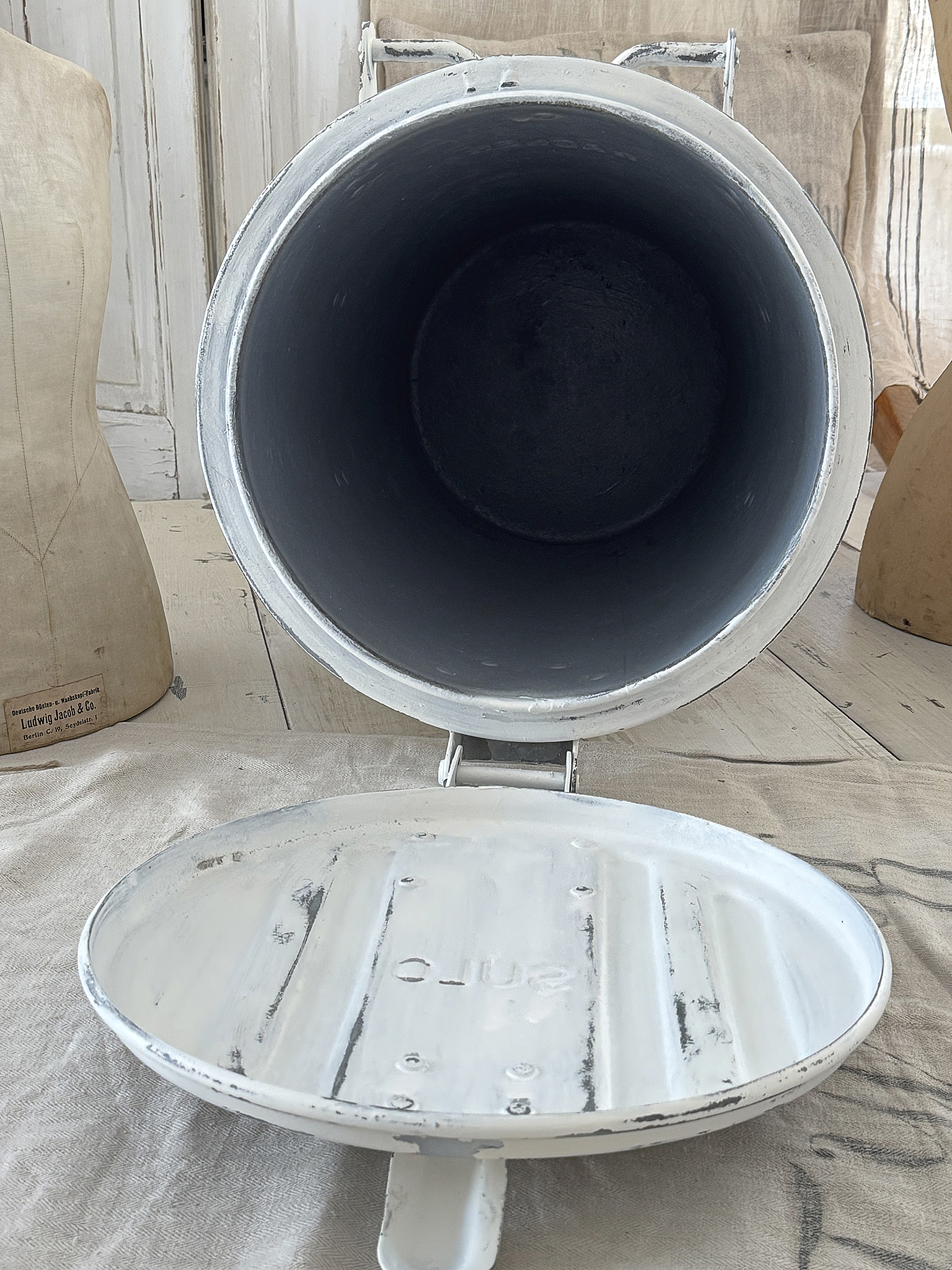  Alte große Zinkmülltonne Fleura***