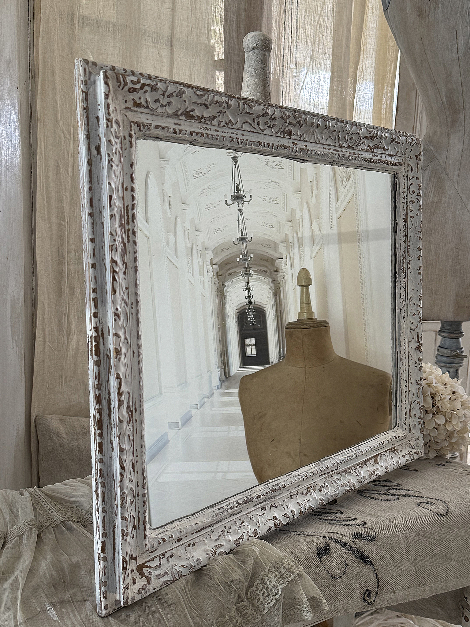 Ein Spiegel mit Geschichte & Charakter***