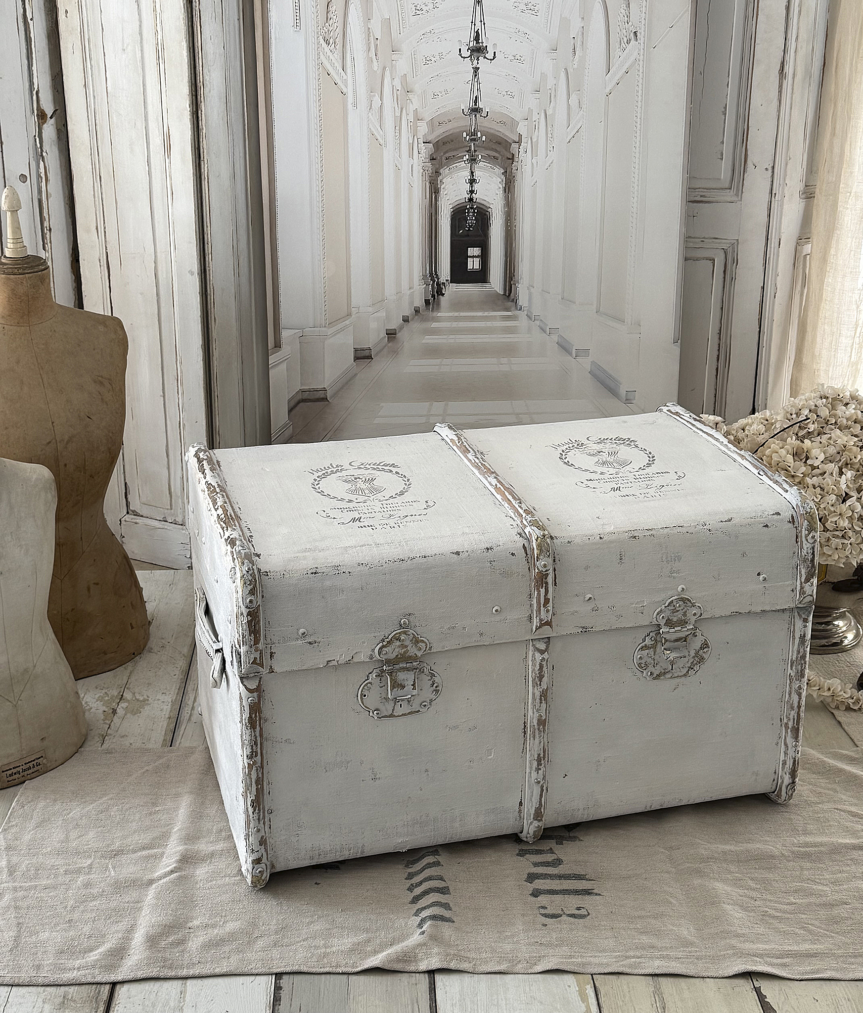 Antiker Überseekoffer über 100 Jahre – Haute Couture – Shabby Chic – Reisetruhe / Couchtisch – Unikat***