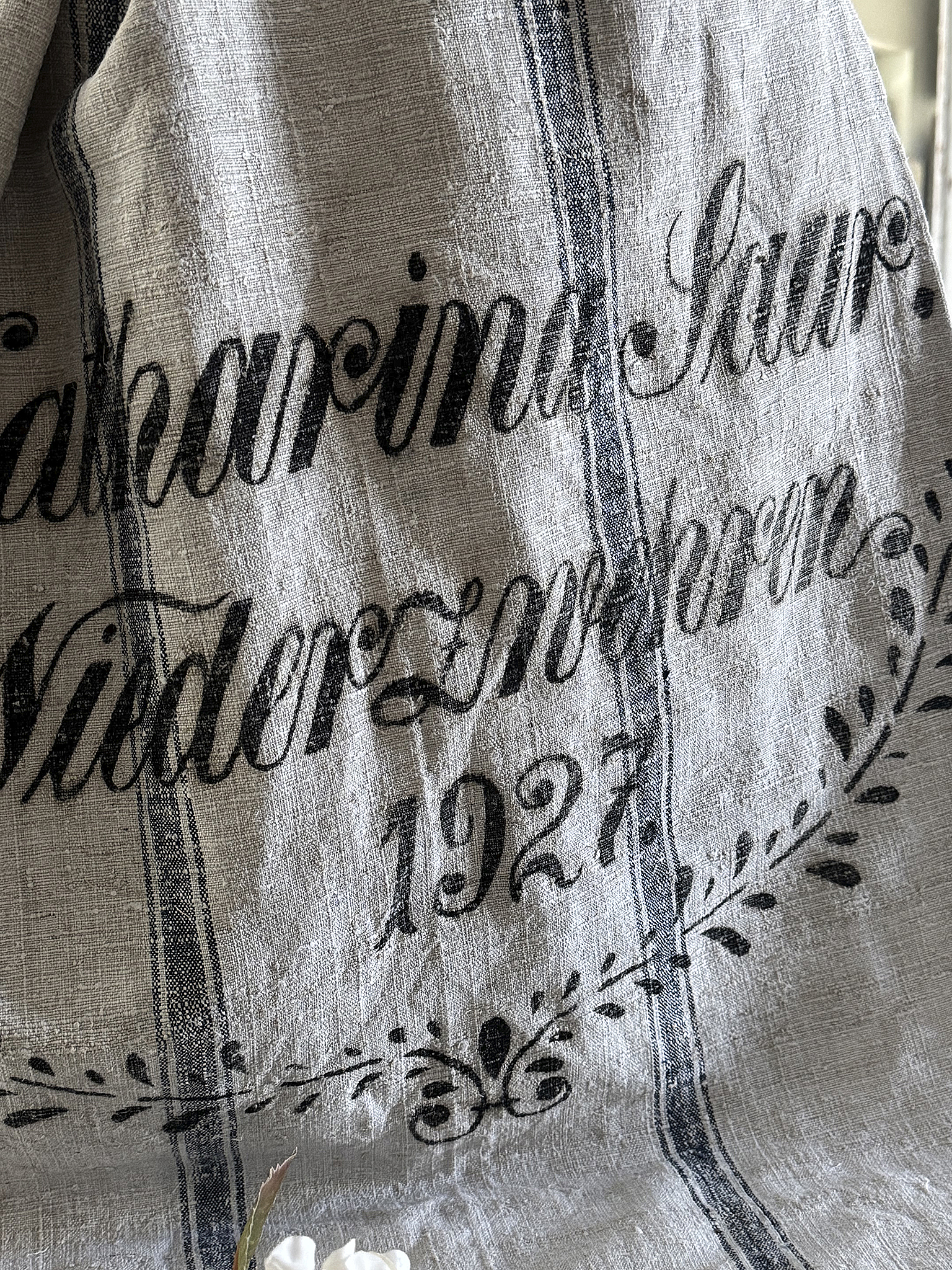 Großer runder Naturweidenkorb mit altem Leinensack-XL***