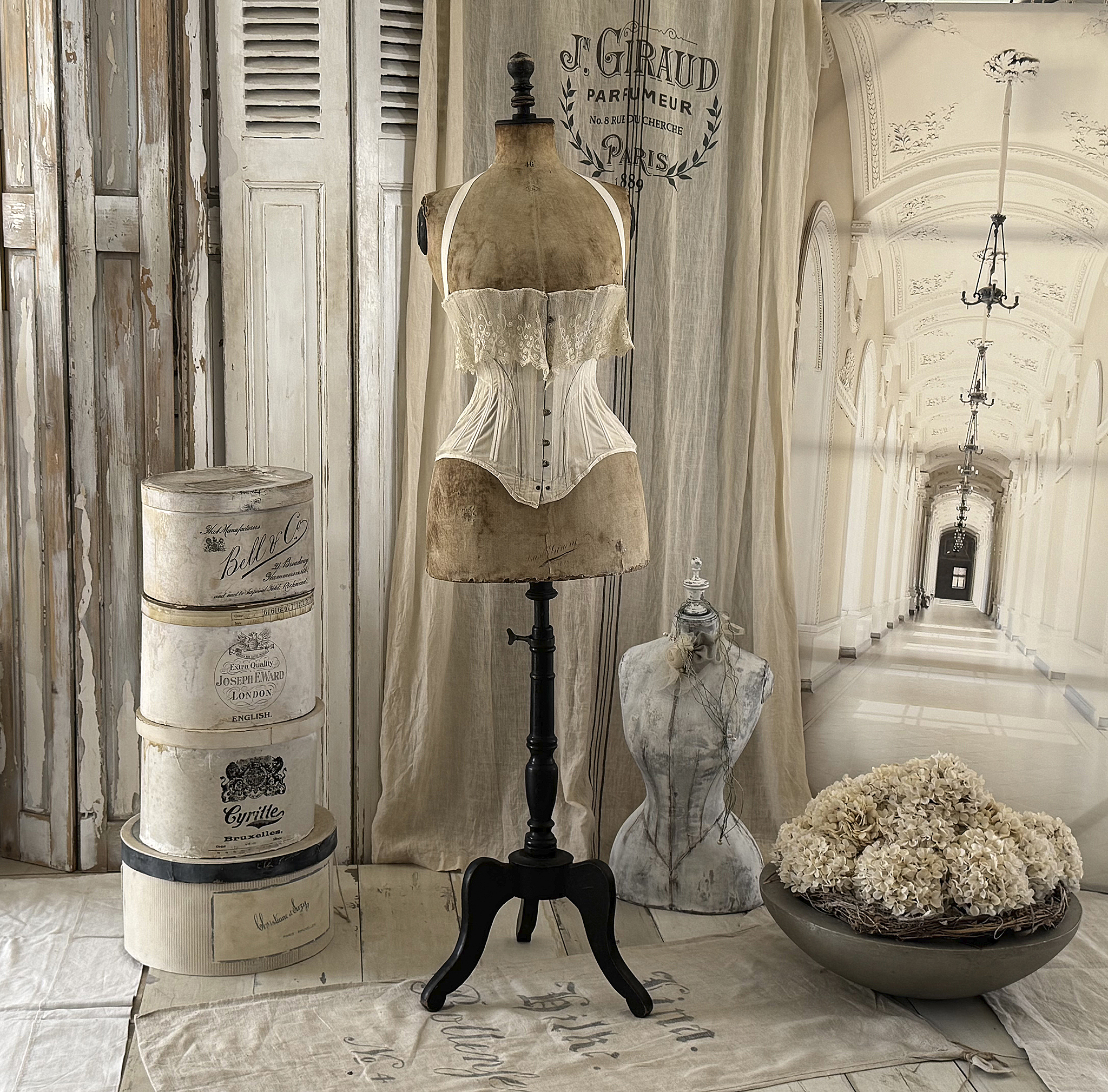 Antike Schneiderpuppe „Wespentaille“ mit vintage Korsett***