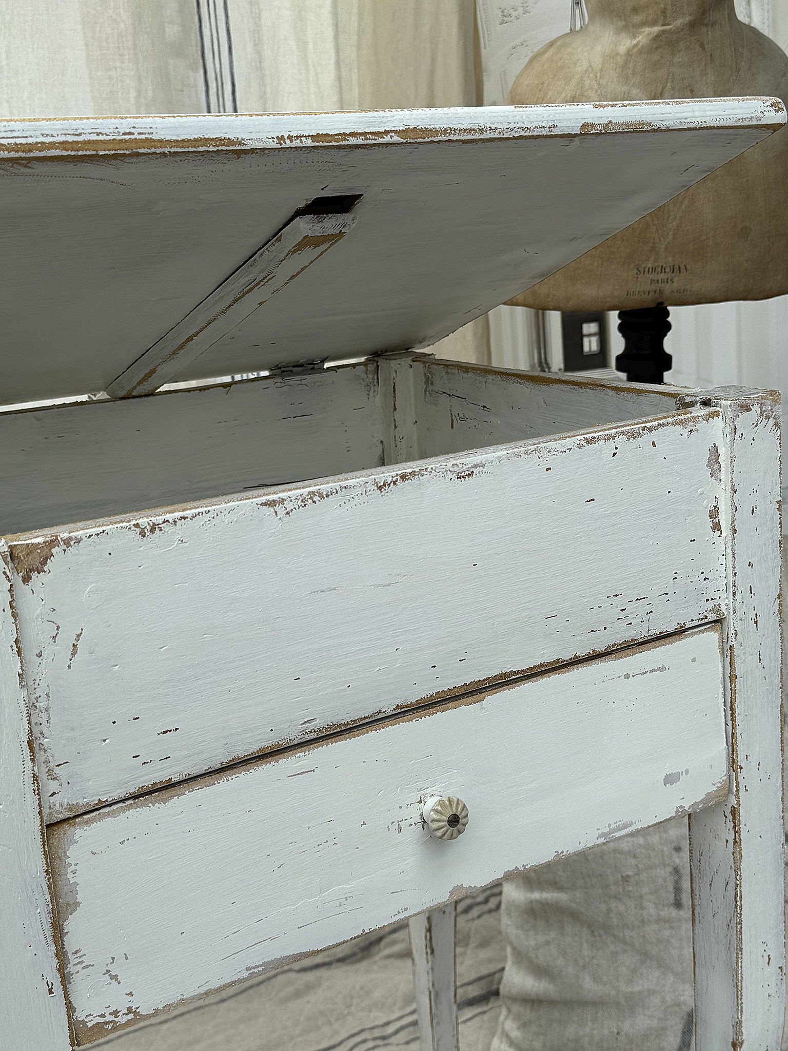 Antiker Biedermeier Beistelltisch / Nähtisch in zeitloser Eleganz*** Antiker Biedermeier Beistelltisch / Nähtisch in zeitloser Eleganz***