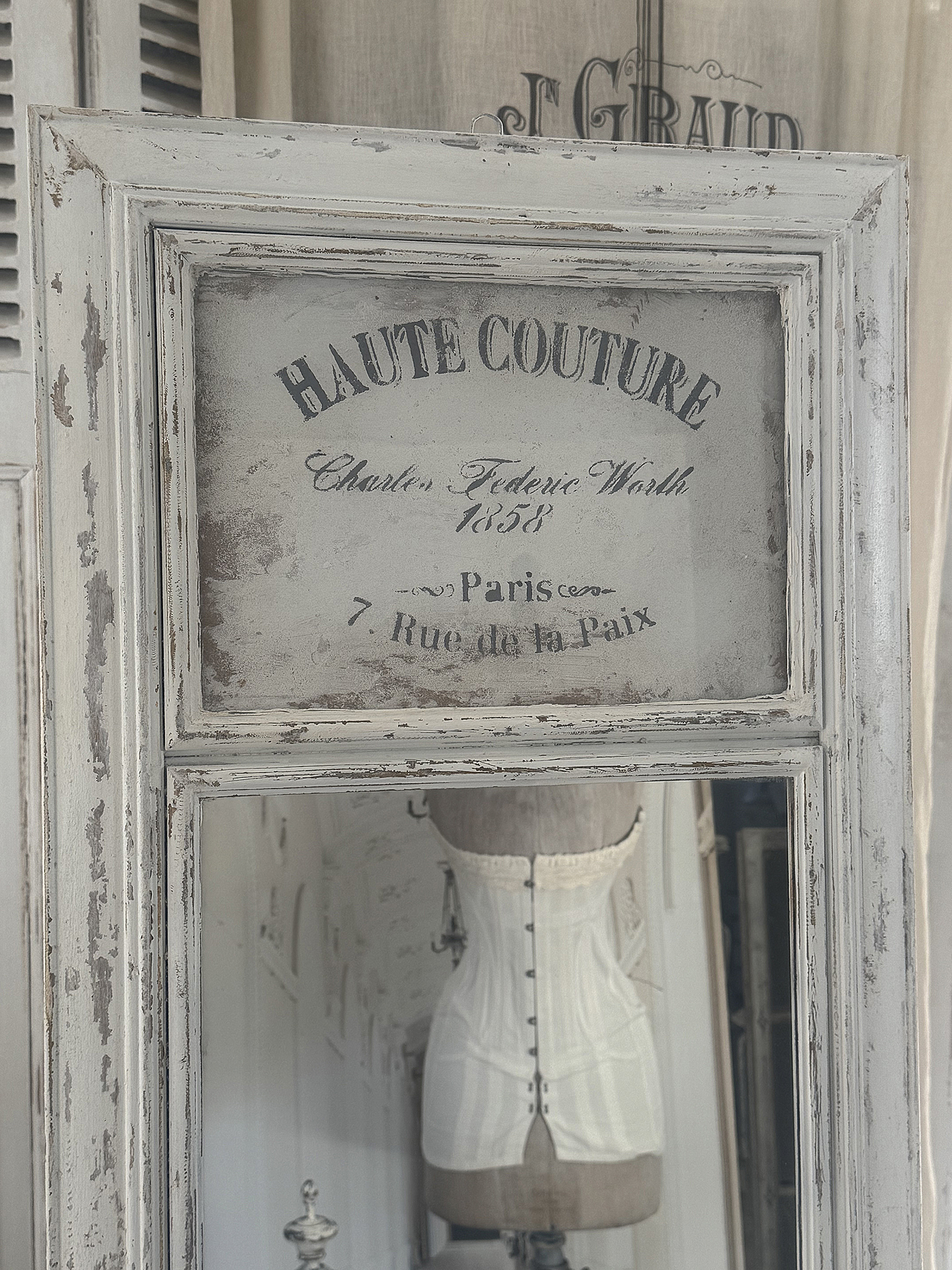 Großer Shabby Spiegel – Haute Couture Paris***