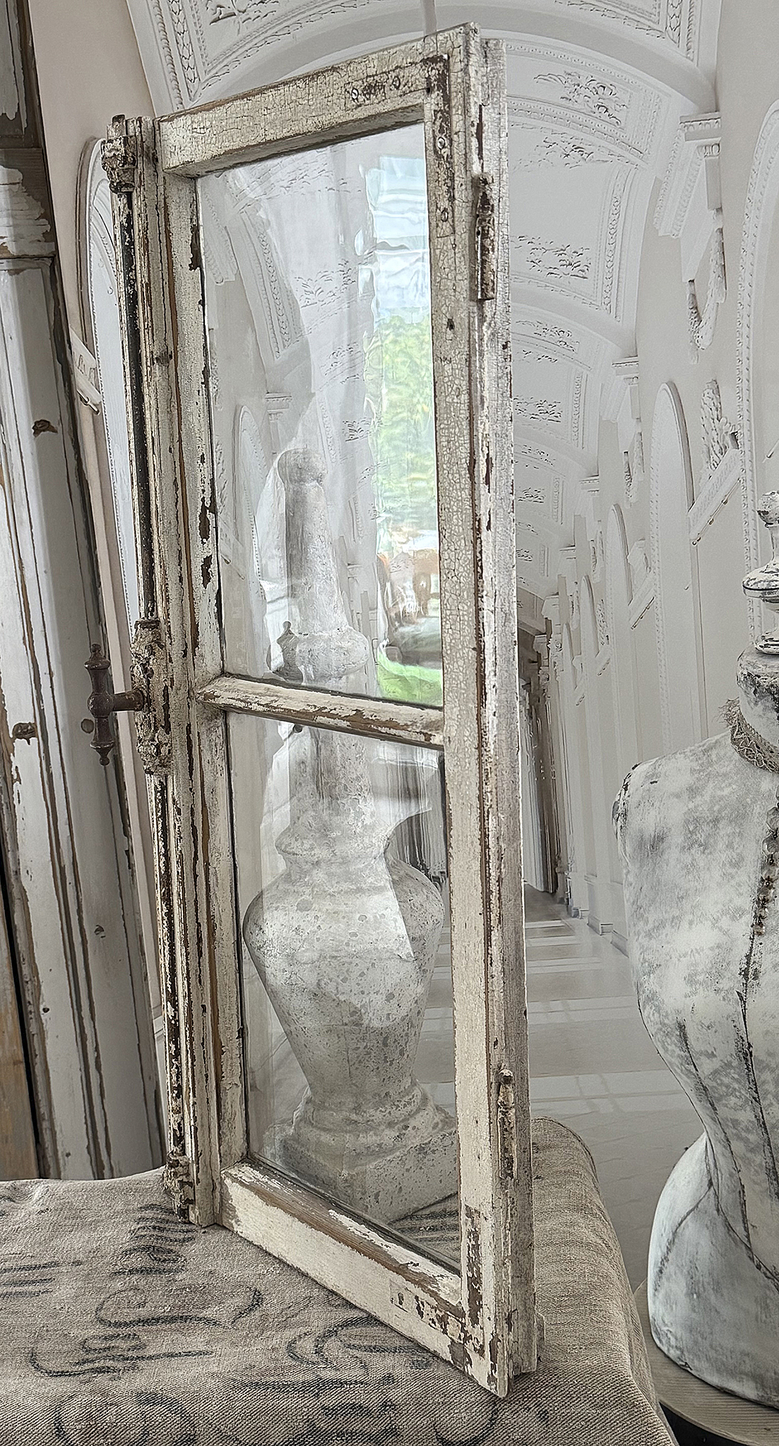Antikes Sprossenfenster aus der Gründerzeit – originaler Charme mit wunderschöner Patina***
