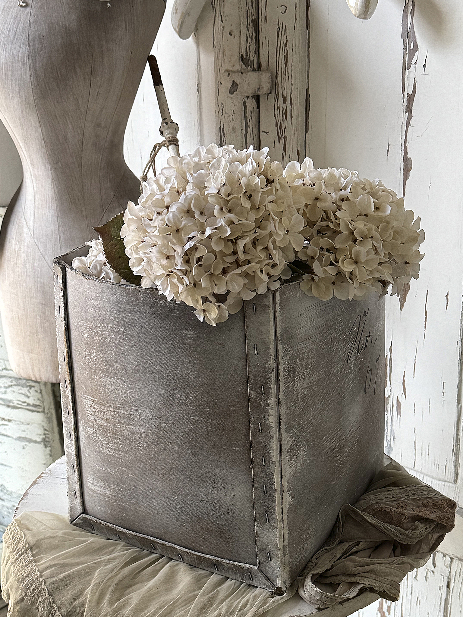 Alter Würfeleimer Nr. 67 – ein authentisches Shabby-Unikat mit Charakter***