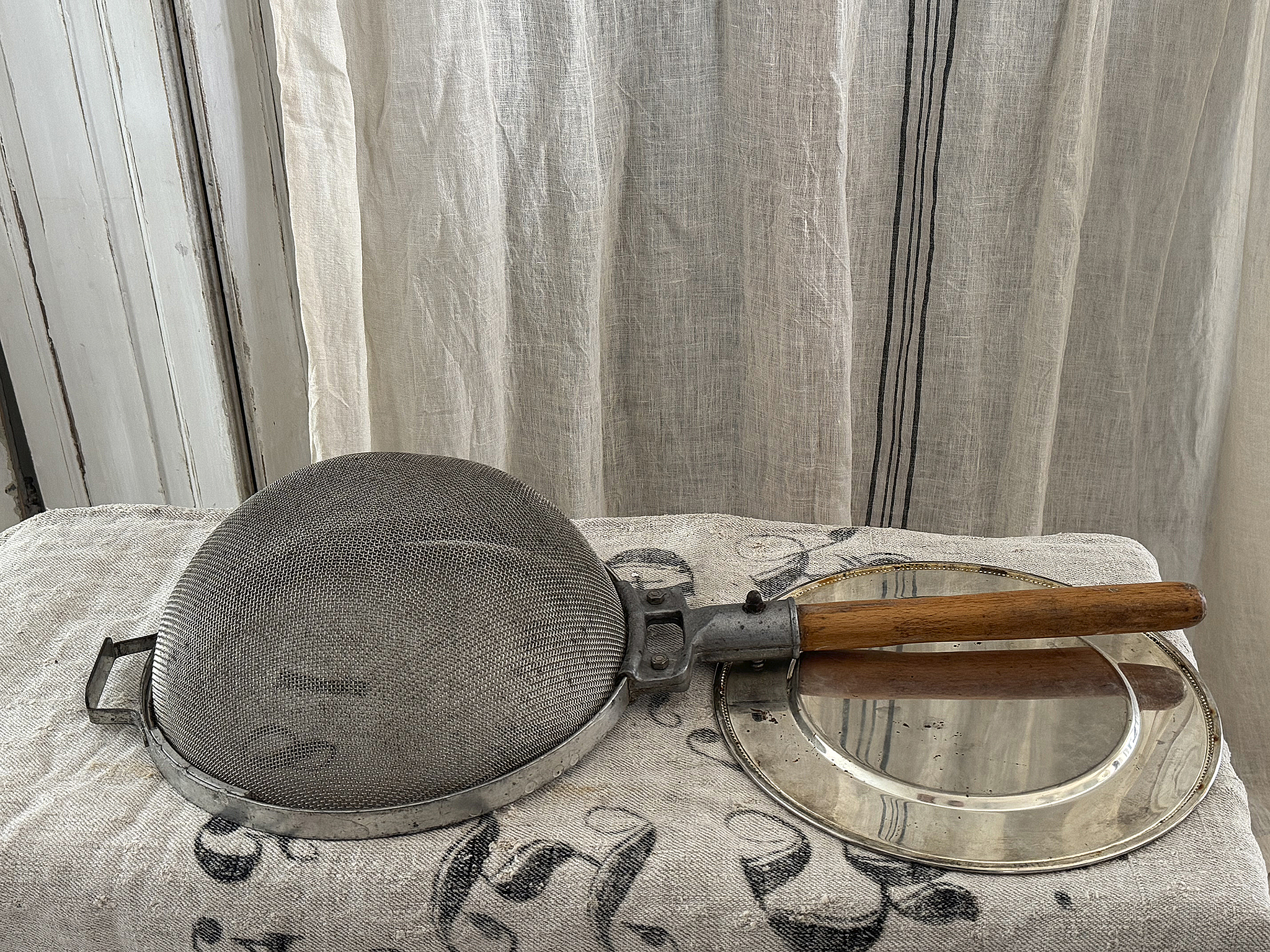 Altes großes Vintage-Sieb mit Teller und wunderschöner Patina***