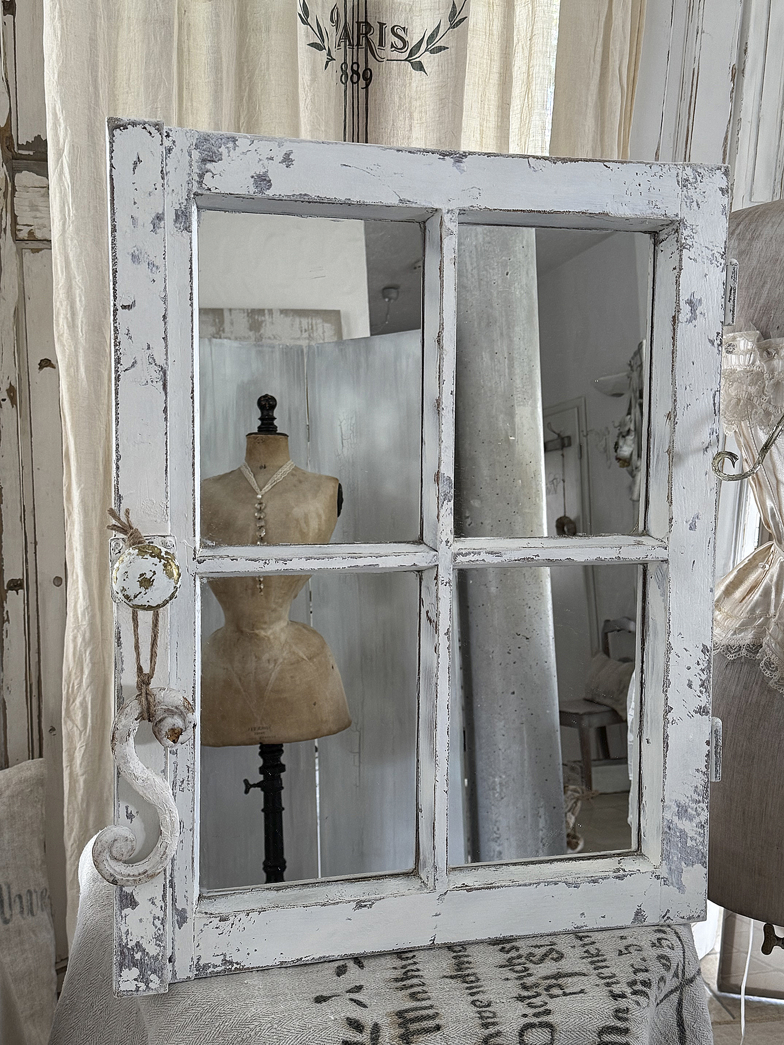 Antikes Sprossen/Spiegelfenster mit Ornament*** Antikes Sprossen/Spiegelfenster mit Ornament***