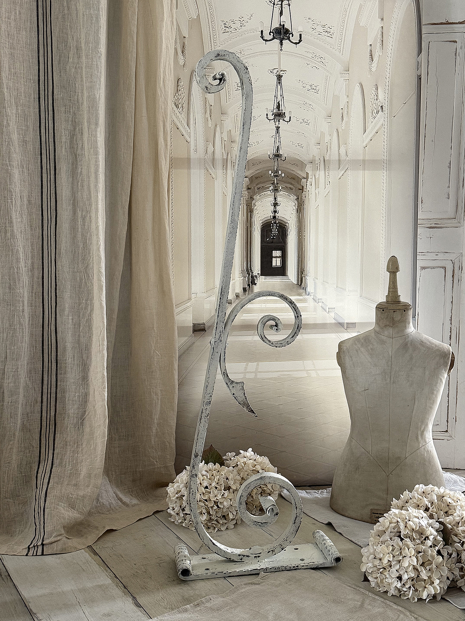 Antiker Wandausleger aus Gusseisen – imposantes Shabby-Unikat***