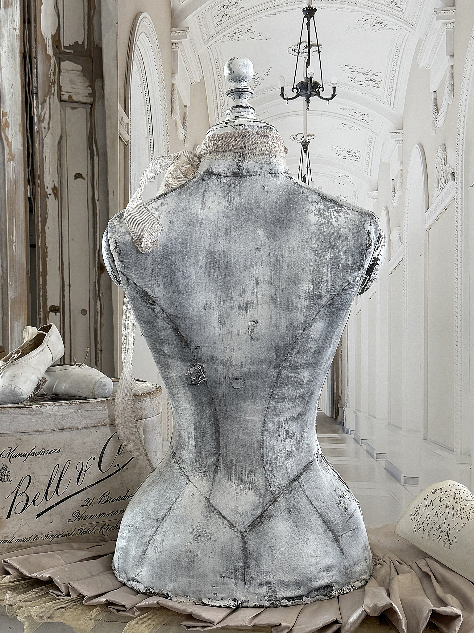 Antiker Schneider-Torso „Zarte Taille“ im romantischen Vintage-Look***