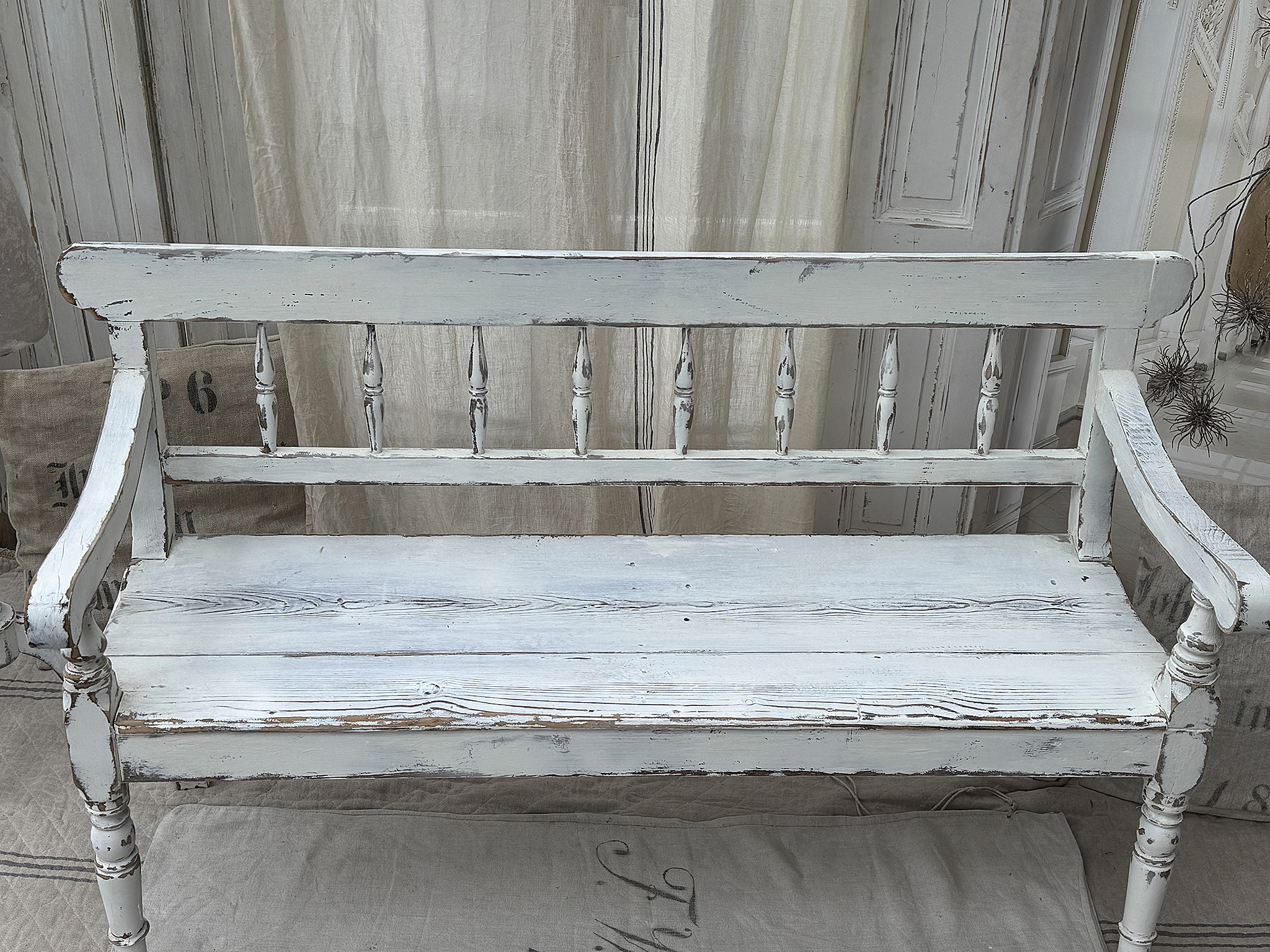 Wunderschöne antike Shabby-Bank -Gründerzeit-Schätzchen