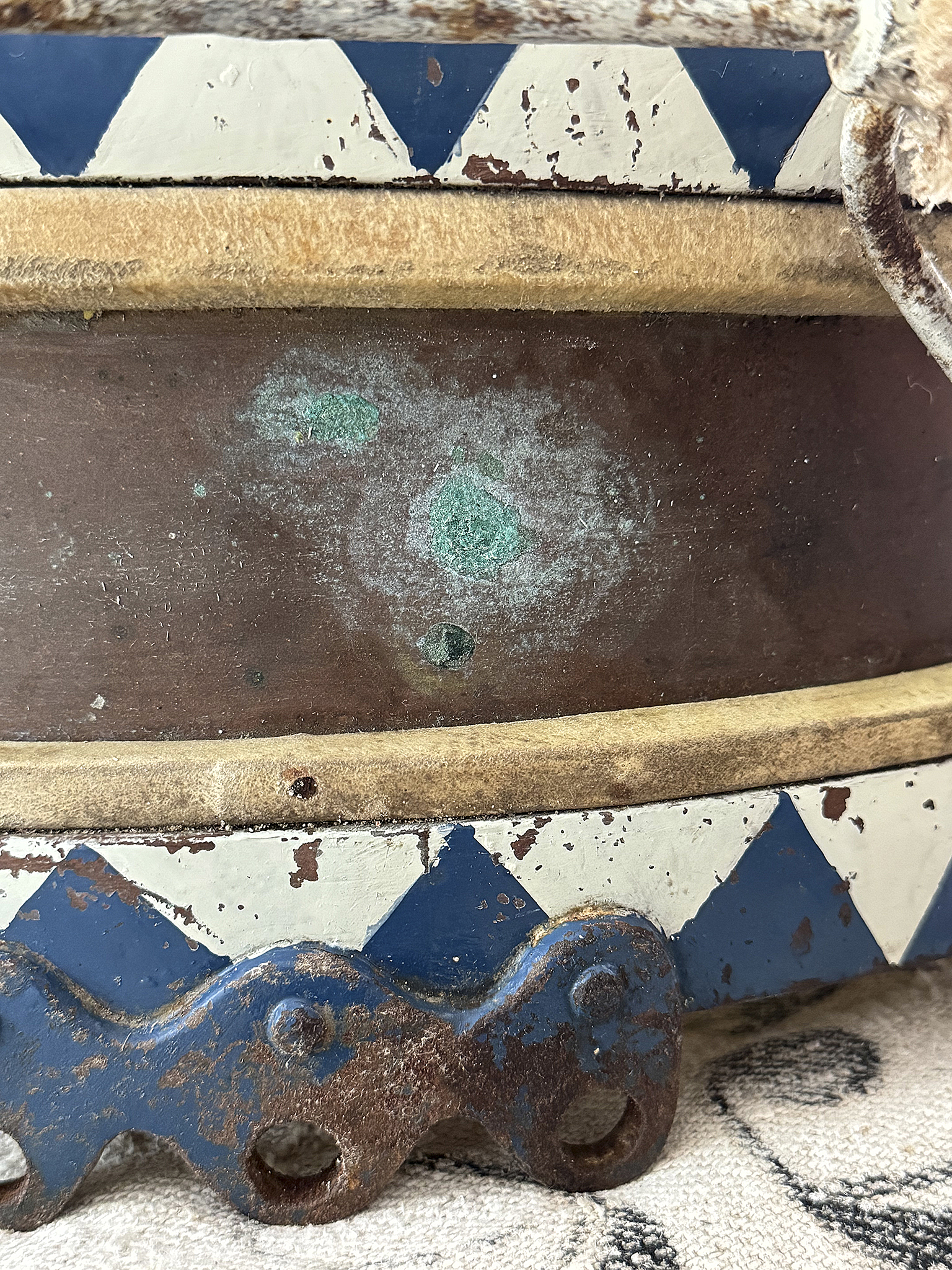 Zauberhafte antike Trommel mit Originalpatina und Messingdetails***