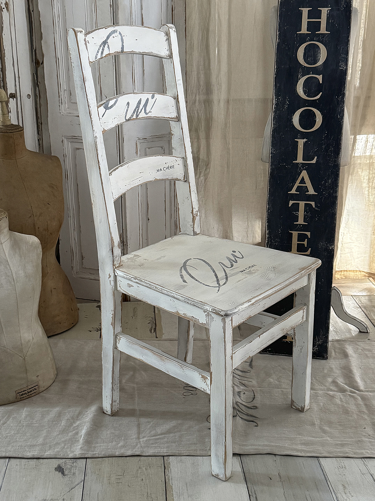 Hoher Holzstuhl Qui Ma Cherie***