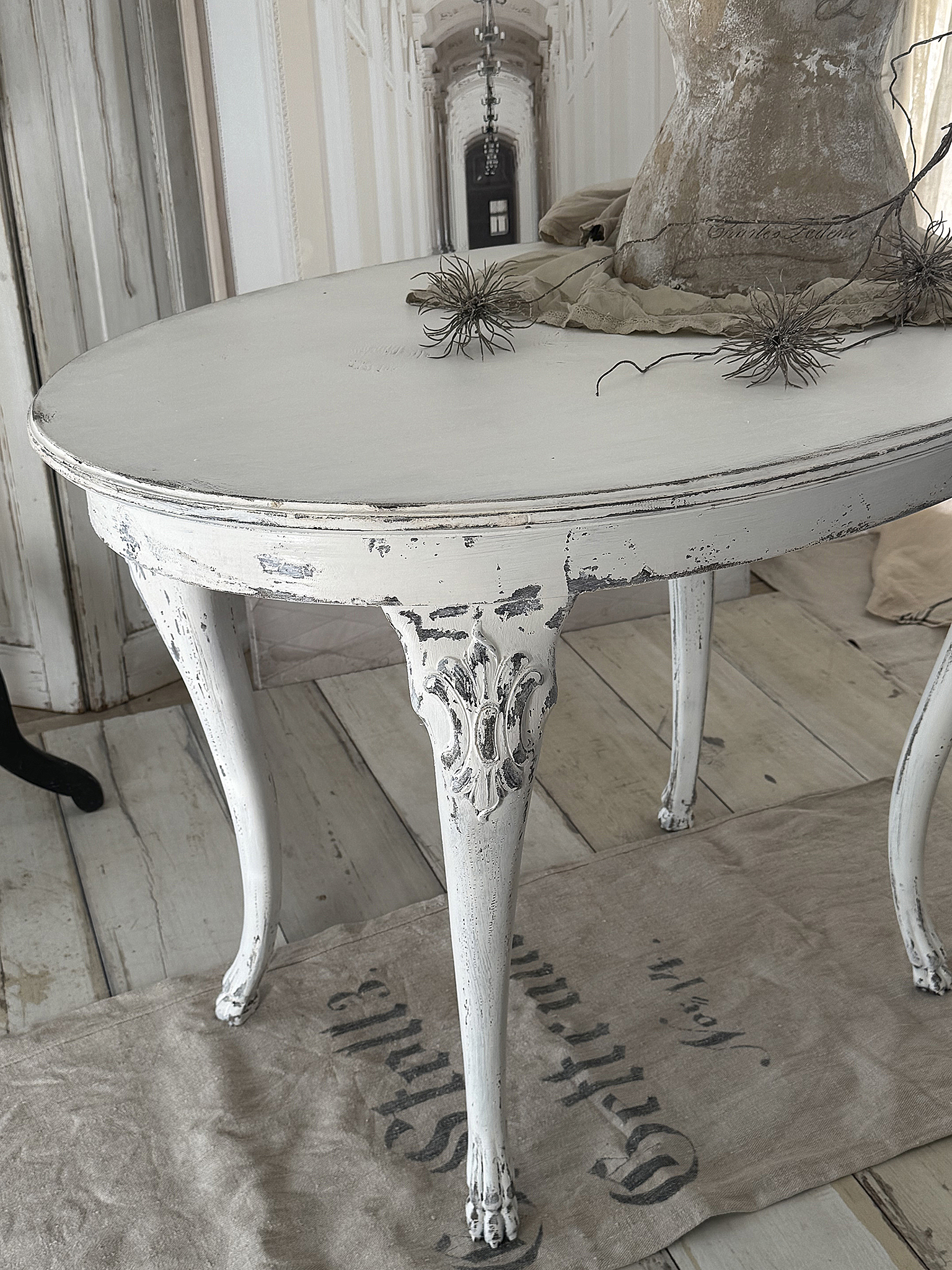 Antiker Louis-Philippe-Tisch im authentischen Shabby-Look***