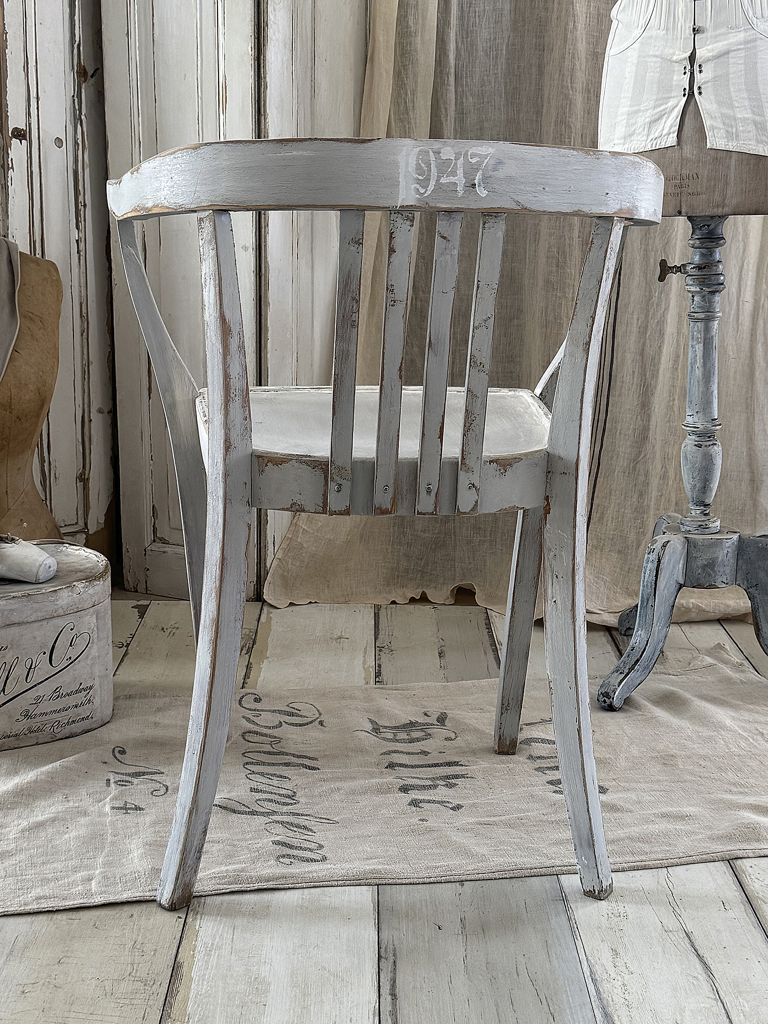 Alter Armlehnenstuhl Bauhaus Vintage/Creme-grau***