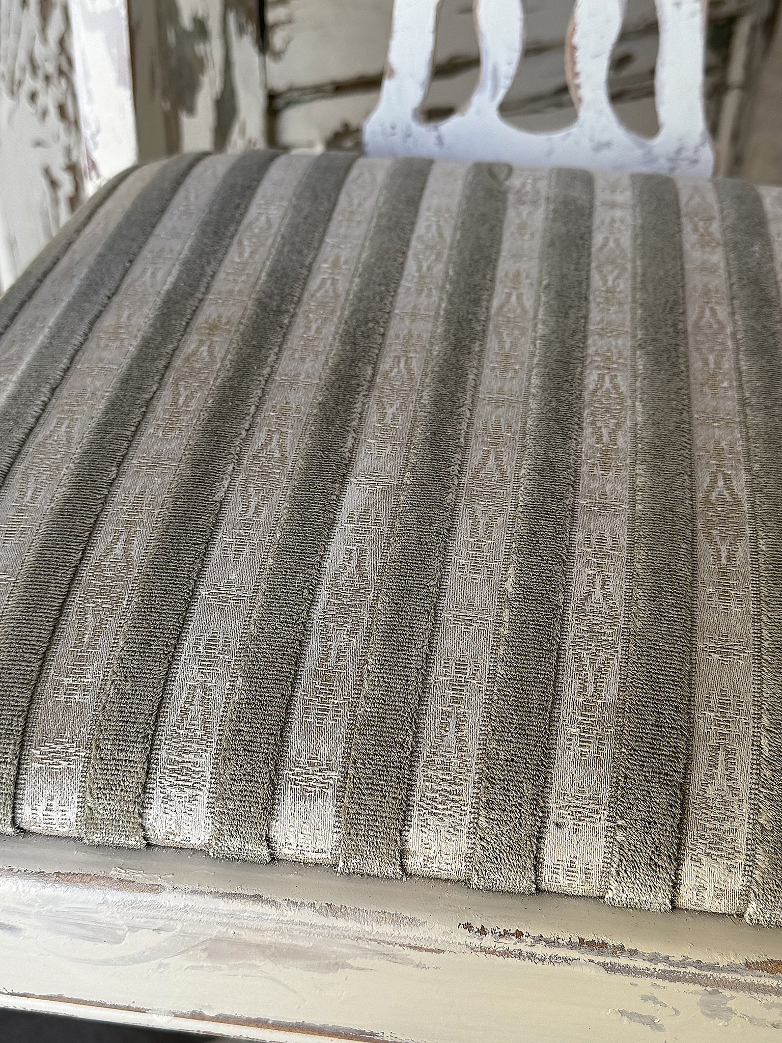 Wunderschöner alter Armlehnstuhl mit Sitzpolster