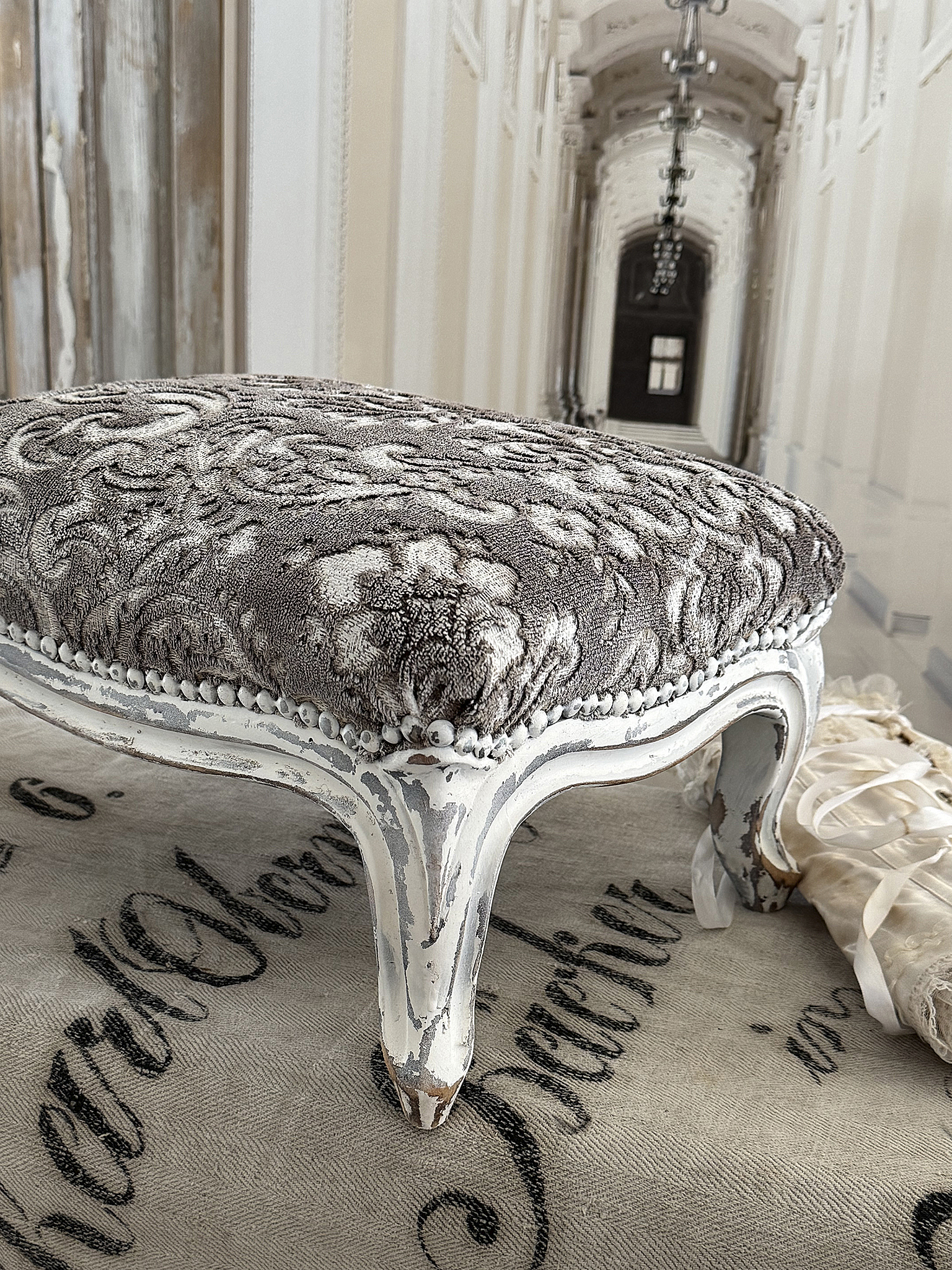 Süßes altes Fußbänkchen***