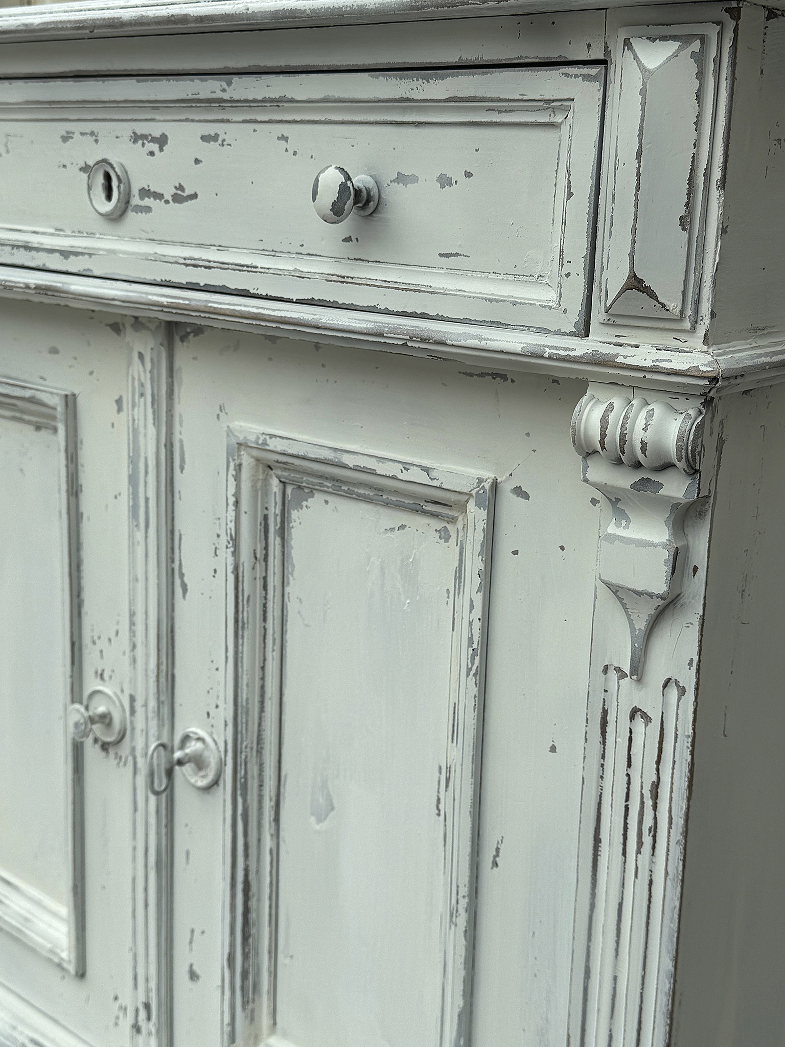 Antiker Beistellschrank/Kommode****