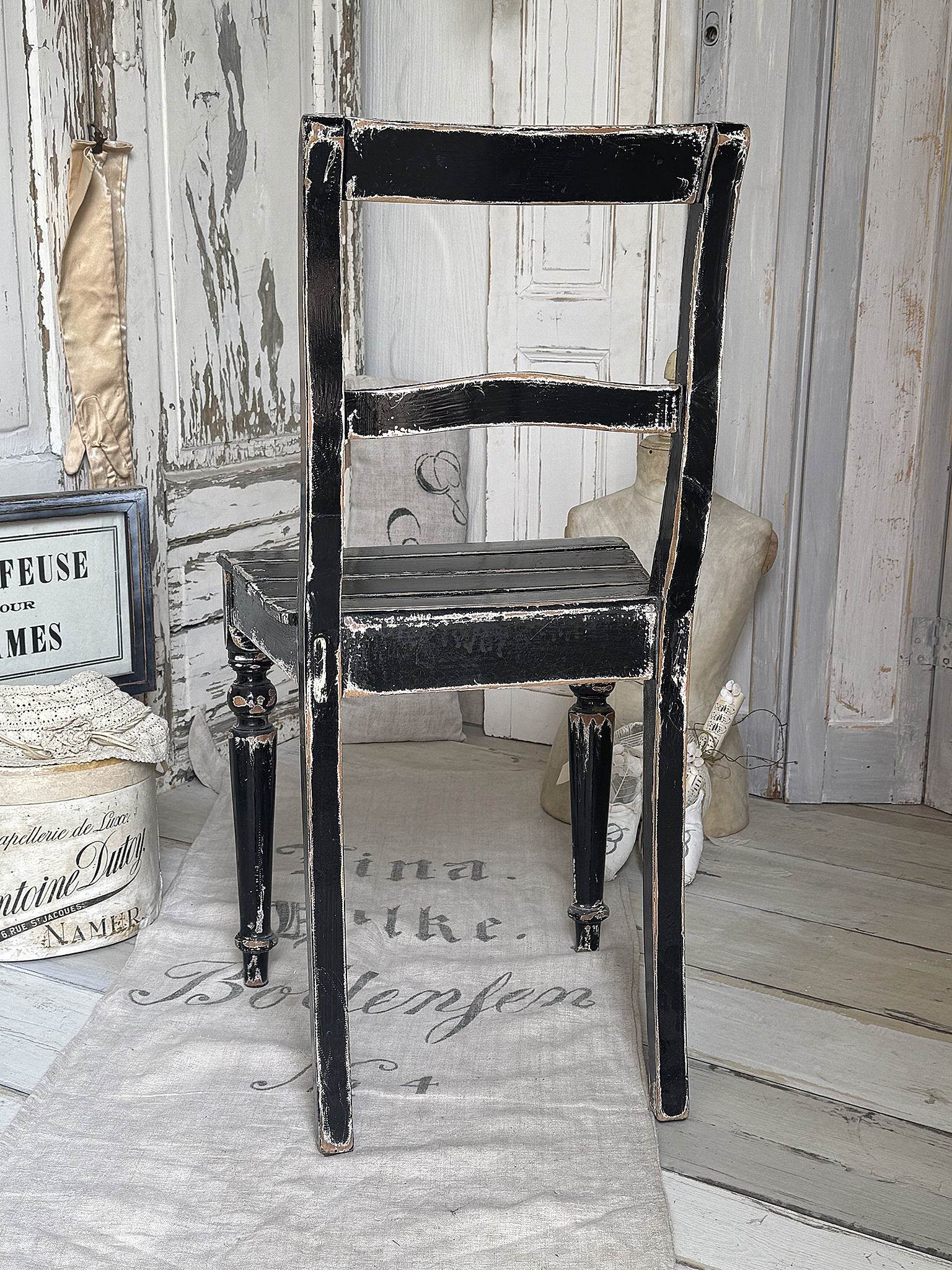 Antiker Biedermeier-Stuhl im originalen schwarzen Lack – Charakter trifft Eleganz***