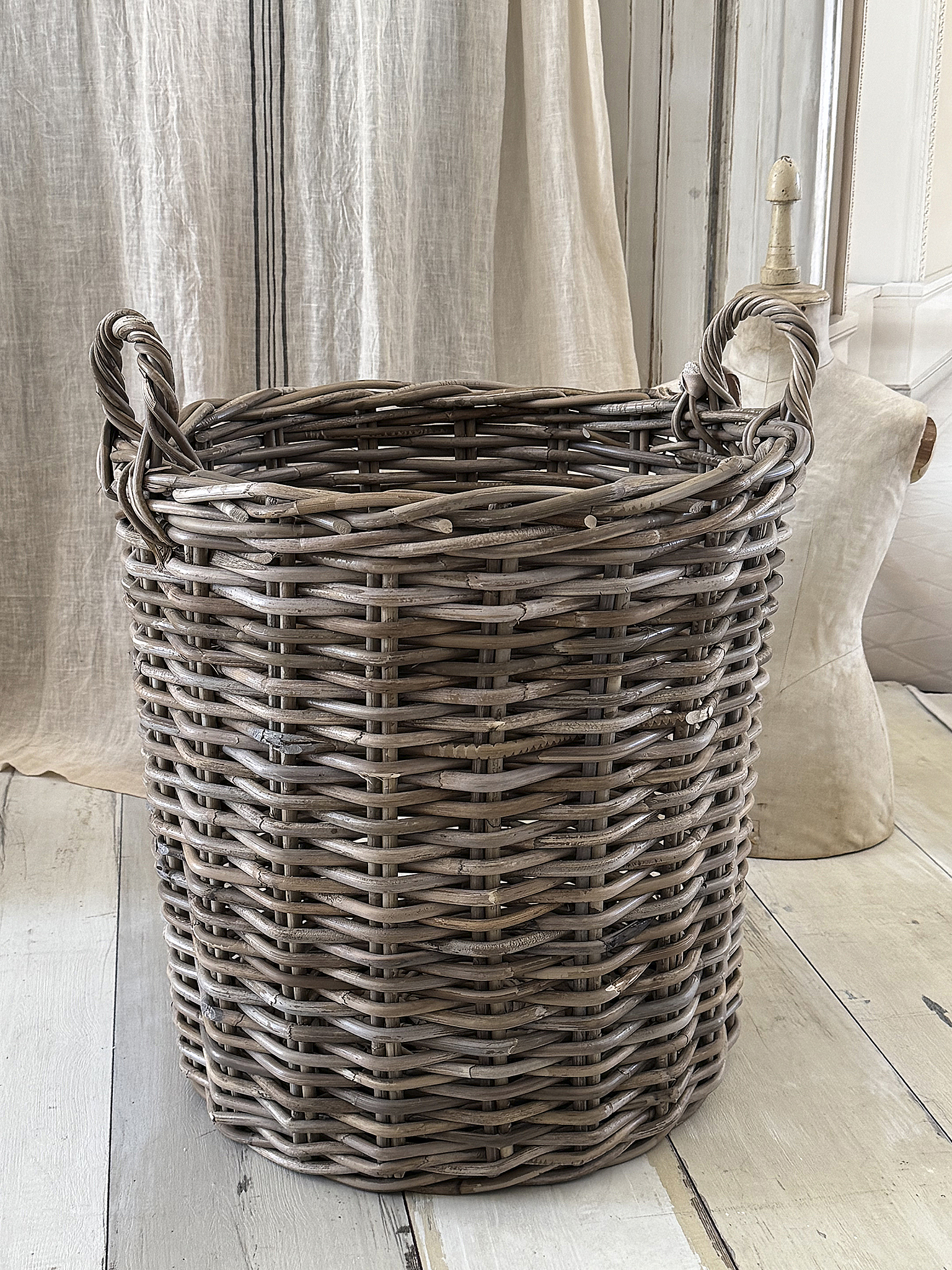 Großer Naturweidenkorb mit Leinenschild – XL Shabby Chic***