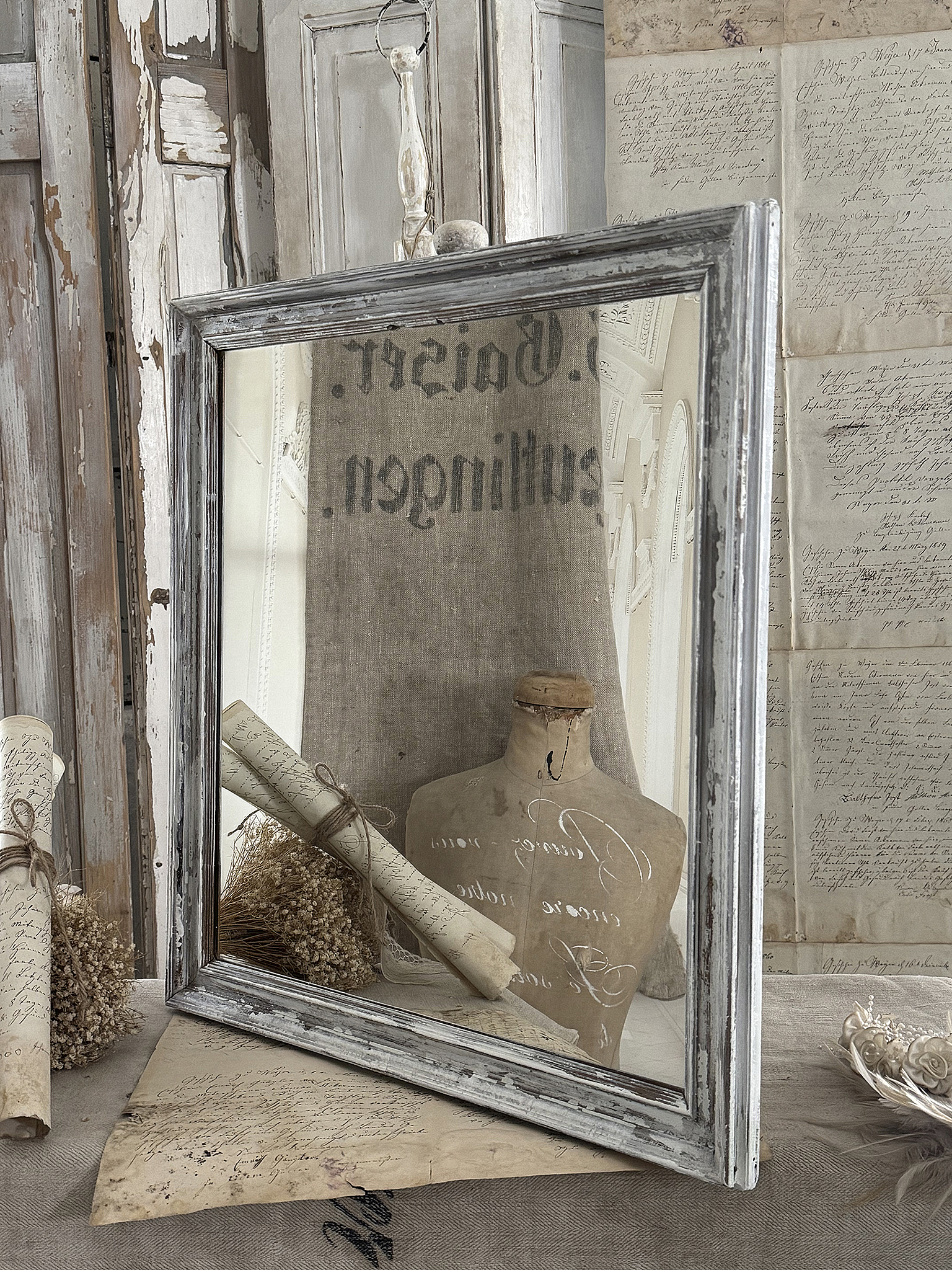 Alter Shabby-Spiegel mit Holzrahmen***