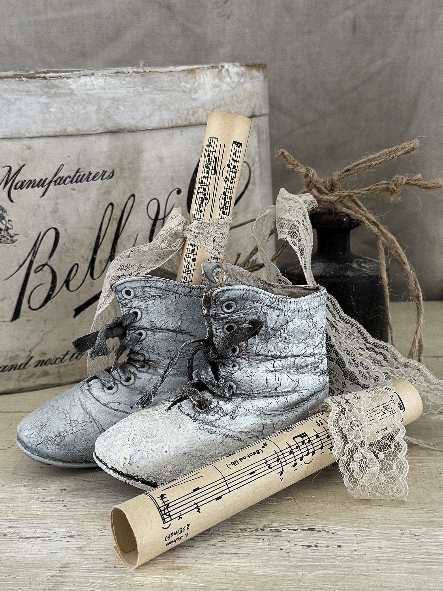 Antike Kinderschuhe mit Vintage-Deko*** Antike Kinderschuhe mit Vintage-Deko***