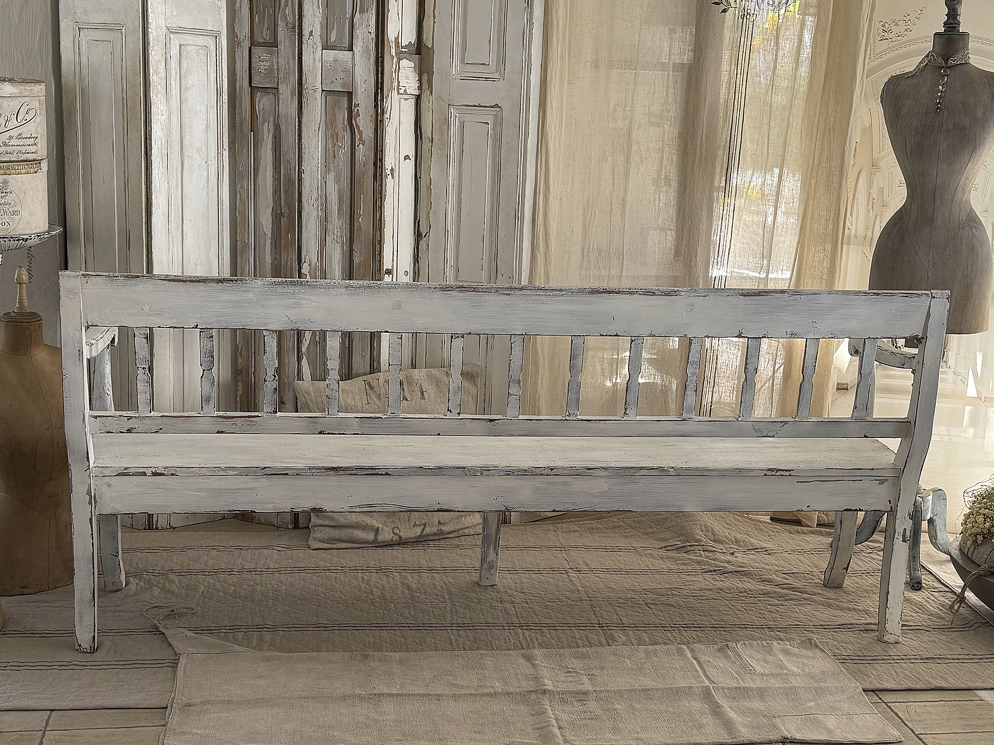 Antike, lange Biedermeierbank mit Armlehnen Liebhaberstück***