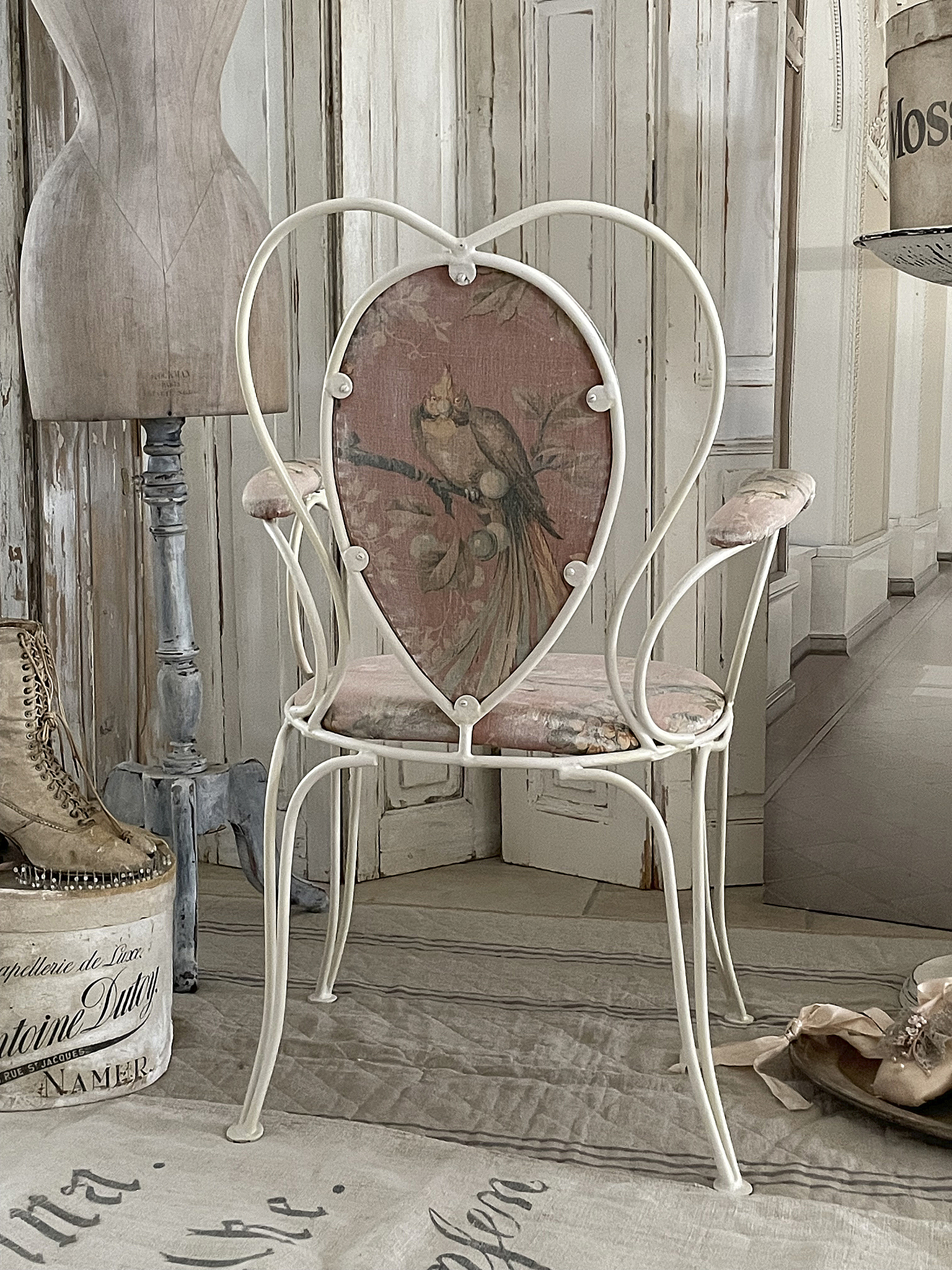 Alter edler Metallstuhl mit Polster*** Alter edler Metallstuhl mit Polster***
