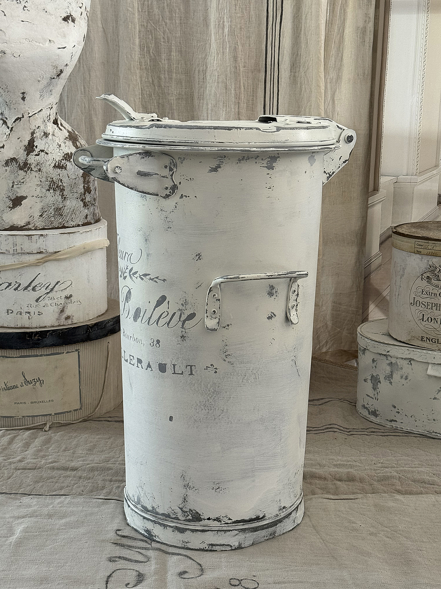 Alte große Zinkmülltonne Fleura***