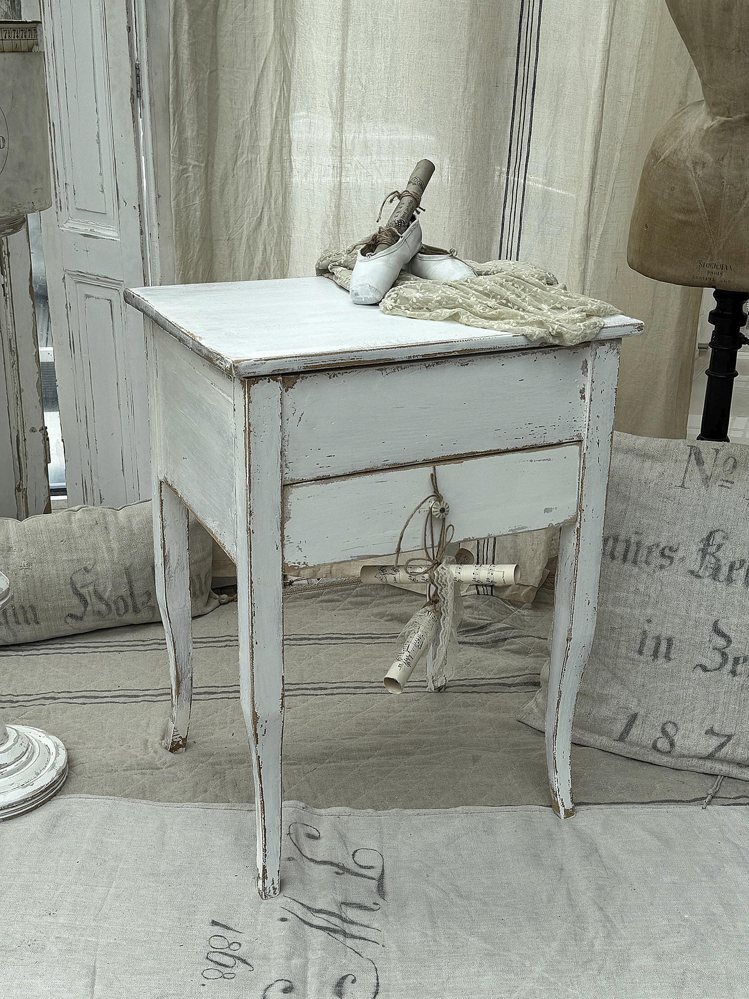 Antiker Biedermeier Beistelltisch / Nähtisch in zeitloser Eleganz*** Antiker Biedermeier Beistelltisch / Nähtisch in zeitloser Eleganz***