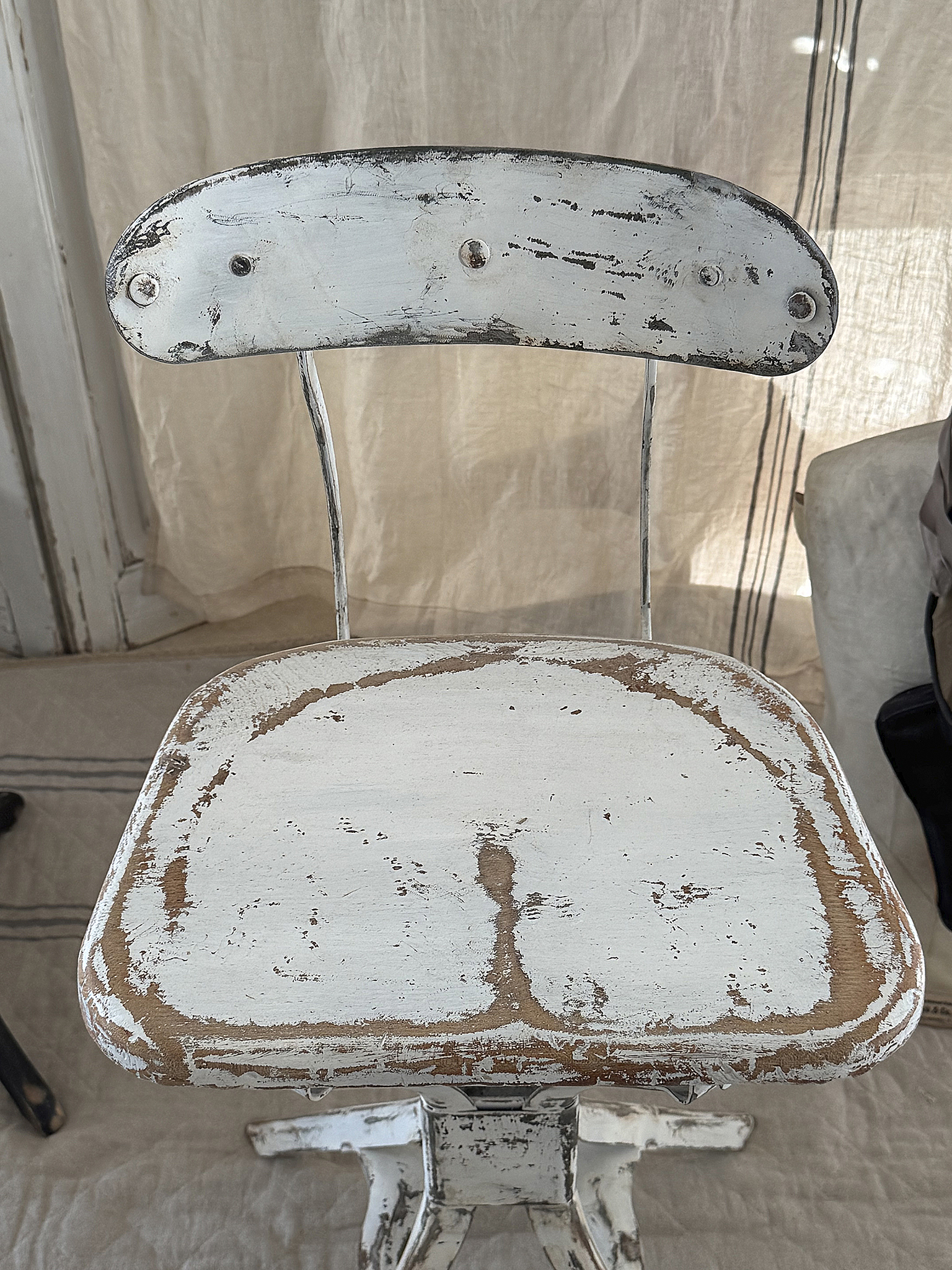 Alter Werkstatt-Loft Stuhl im Shabbykleid***