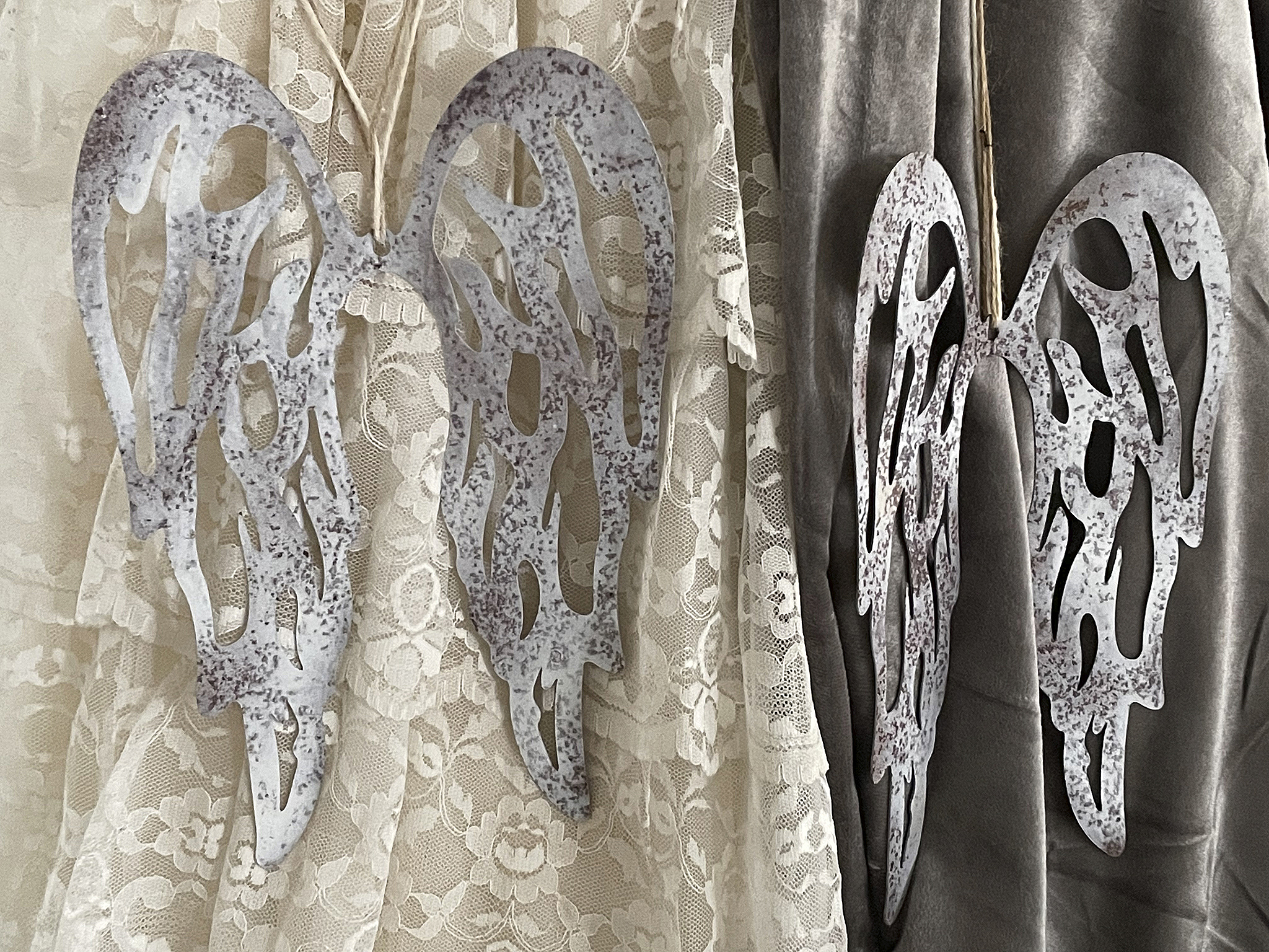Metallische Deko-Flügel in elegantem Design, ideal für Hochzeiten und besondere Anlässe